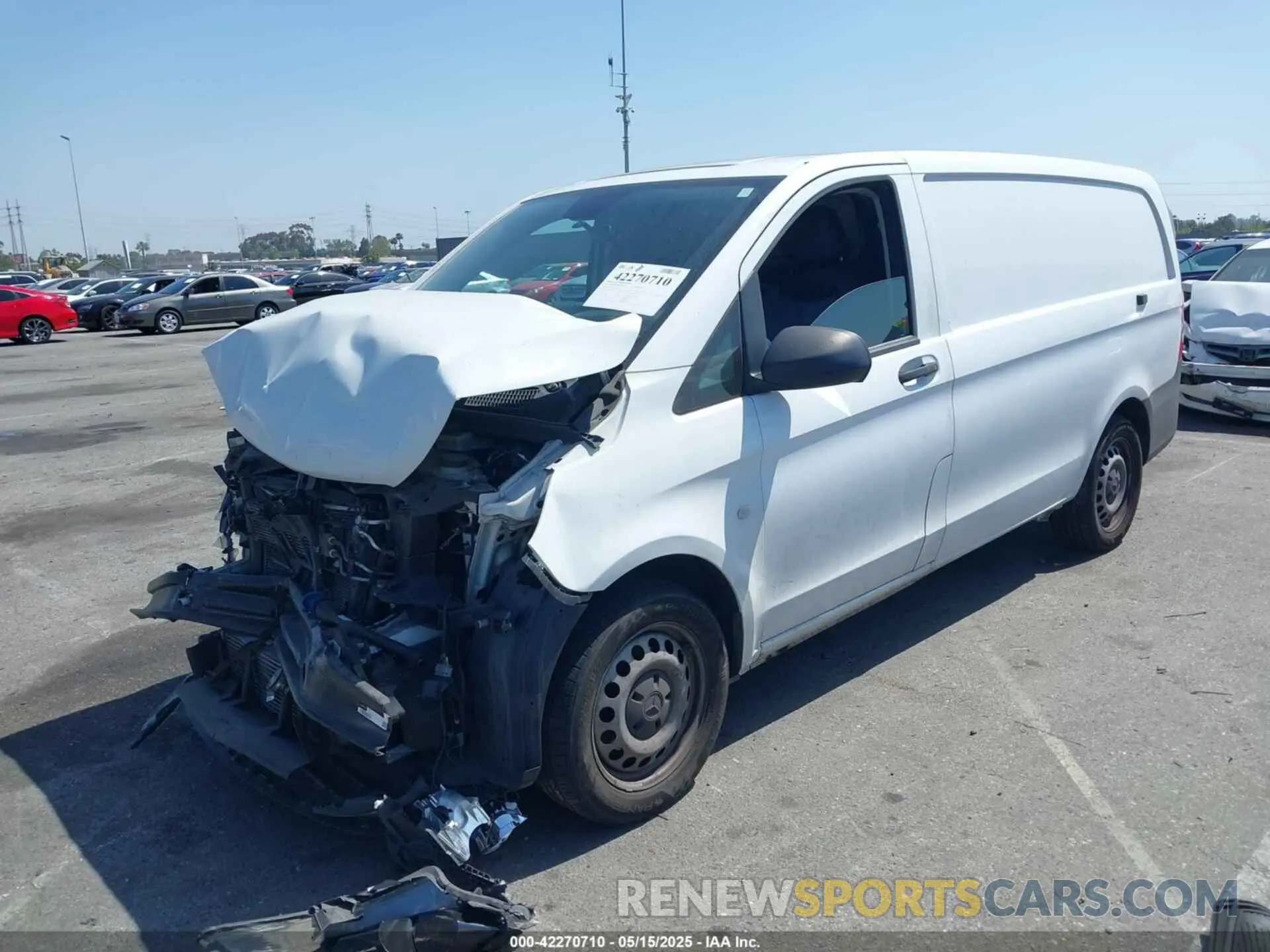 2 fotografías del automóvil dañado WD3PG2EA3L3651675 MERCEDES-BENZ METRIS 2020