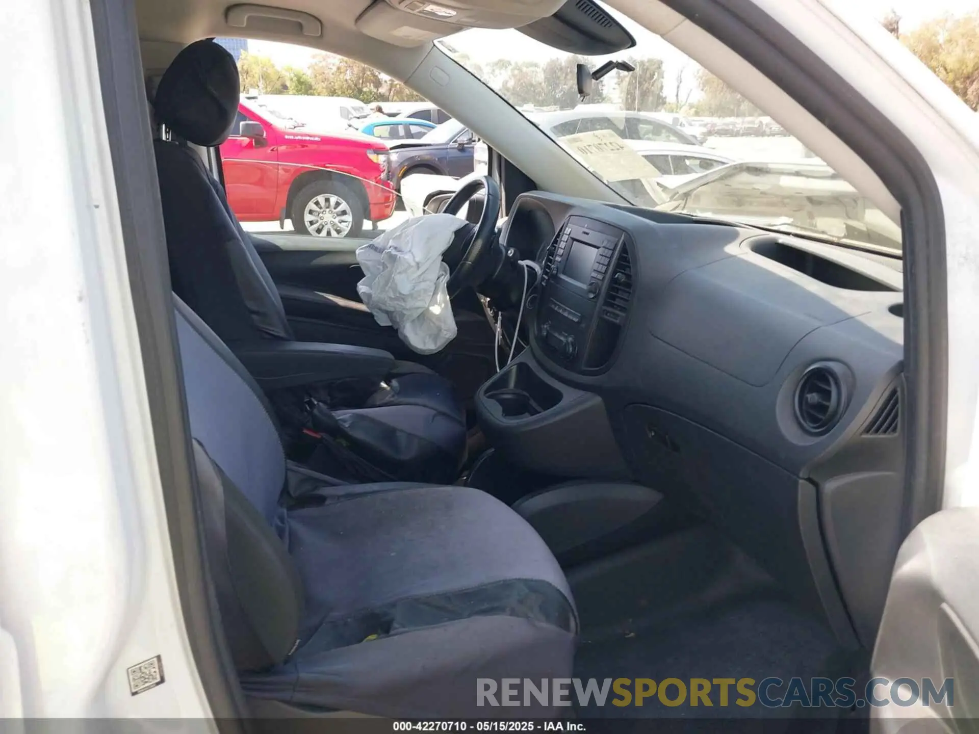 5 fotografías del automóvil dañado WD3PG2EA3L3651675 MERCEDES-BENZ METRIS 2020