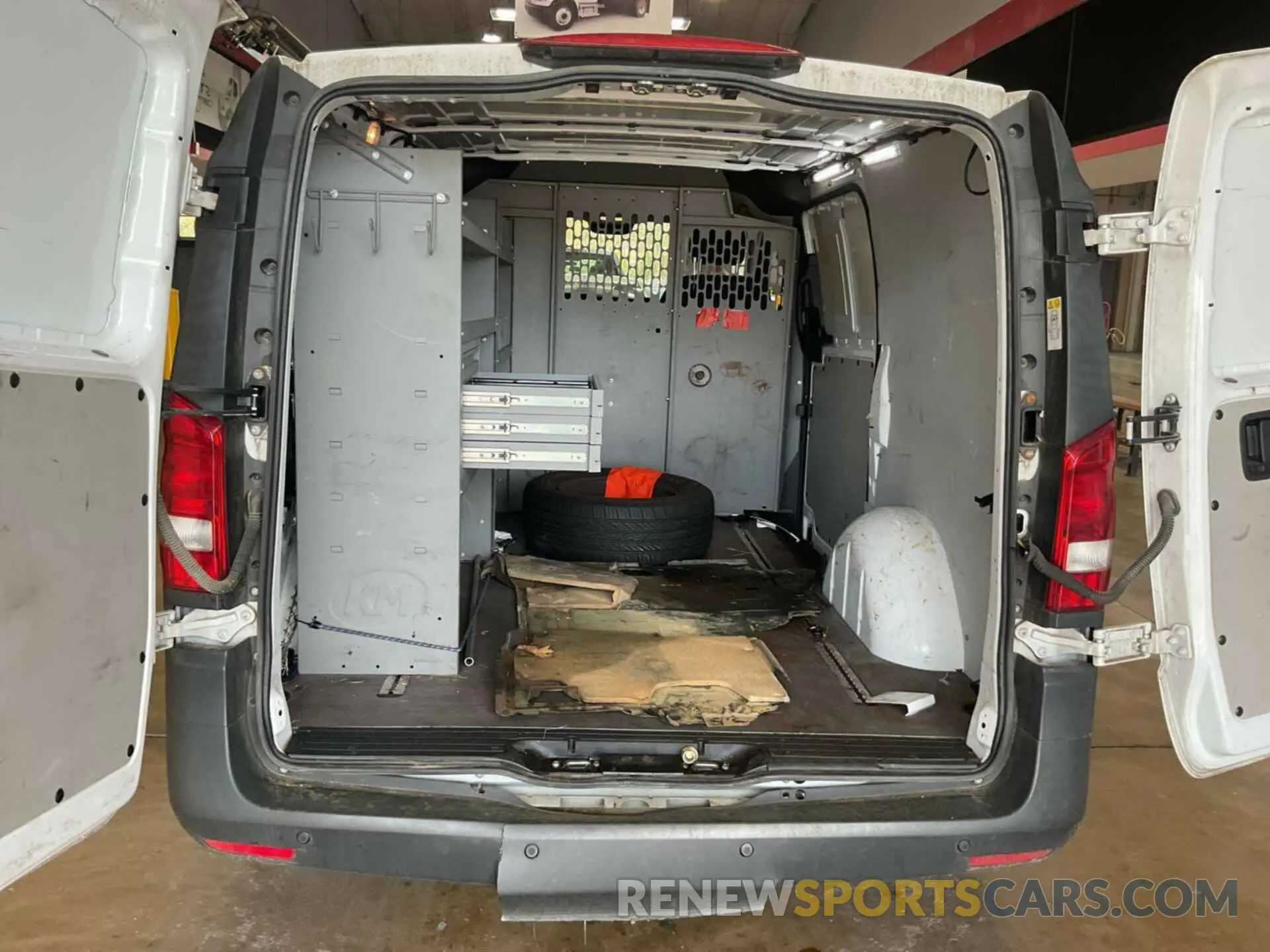 4 fotografías del automóvil dañado W1YV0BEY0M3905399 MERCEDES-BENZ METRIS 2021