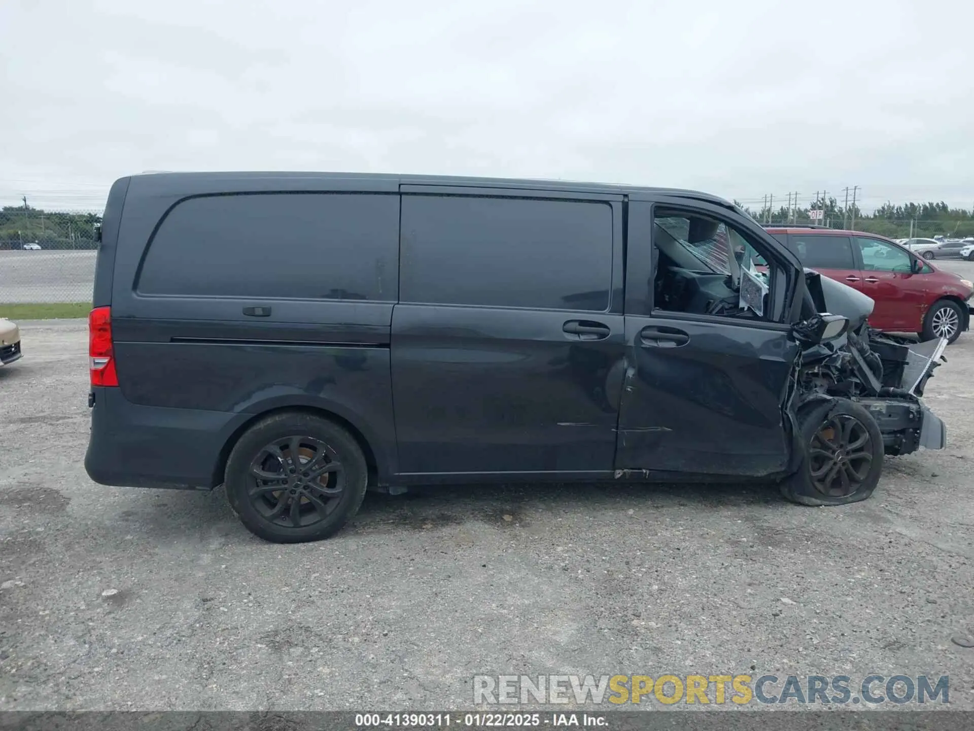 14 fotografías del automóvil dañado W1YV0BEY4M3827547 MERCEDES-BENZ METRIS 2021