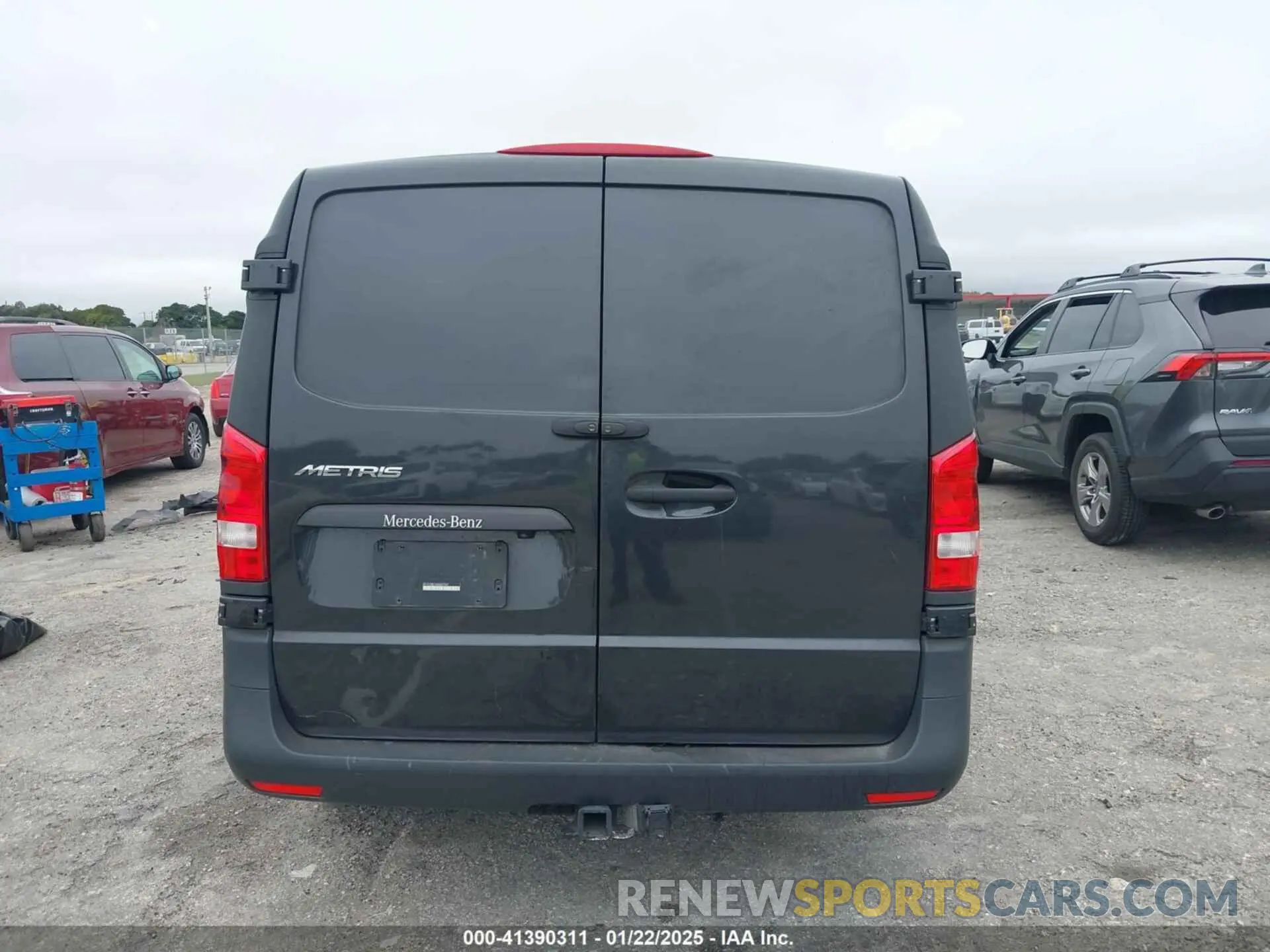 17 fotografías del automóvil dañado W1YV0BEY4M3827547 MERCEDES-BENZ METRIS 2021