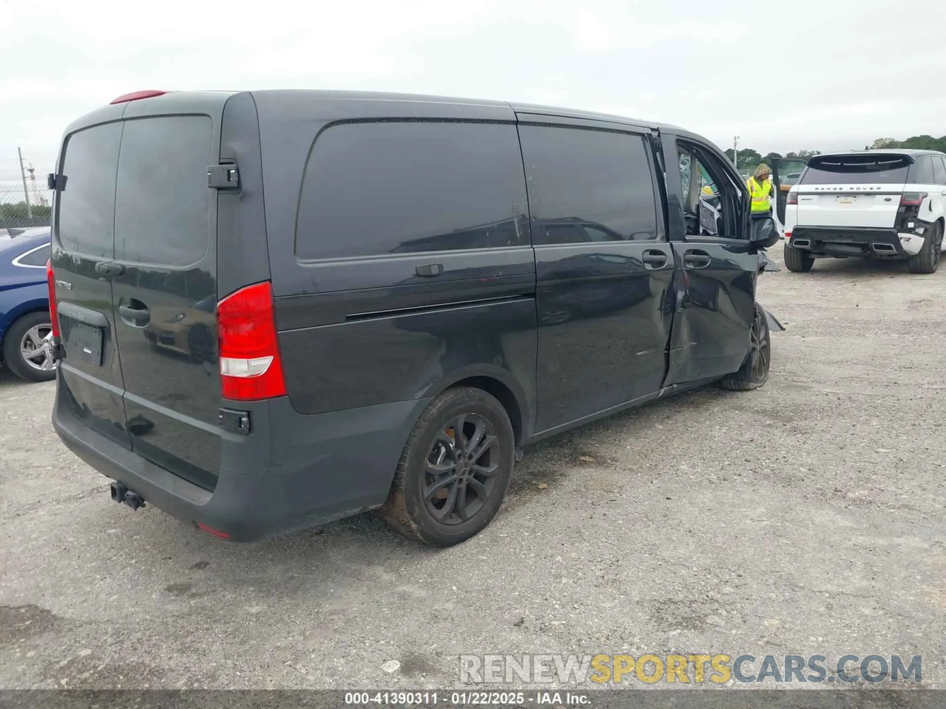 4 fotografías del automóvil dañado W1YV0BEY4M3827547 MERCEDES-BENZ METRIS 2021