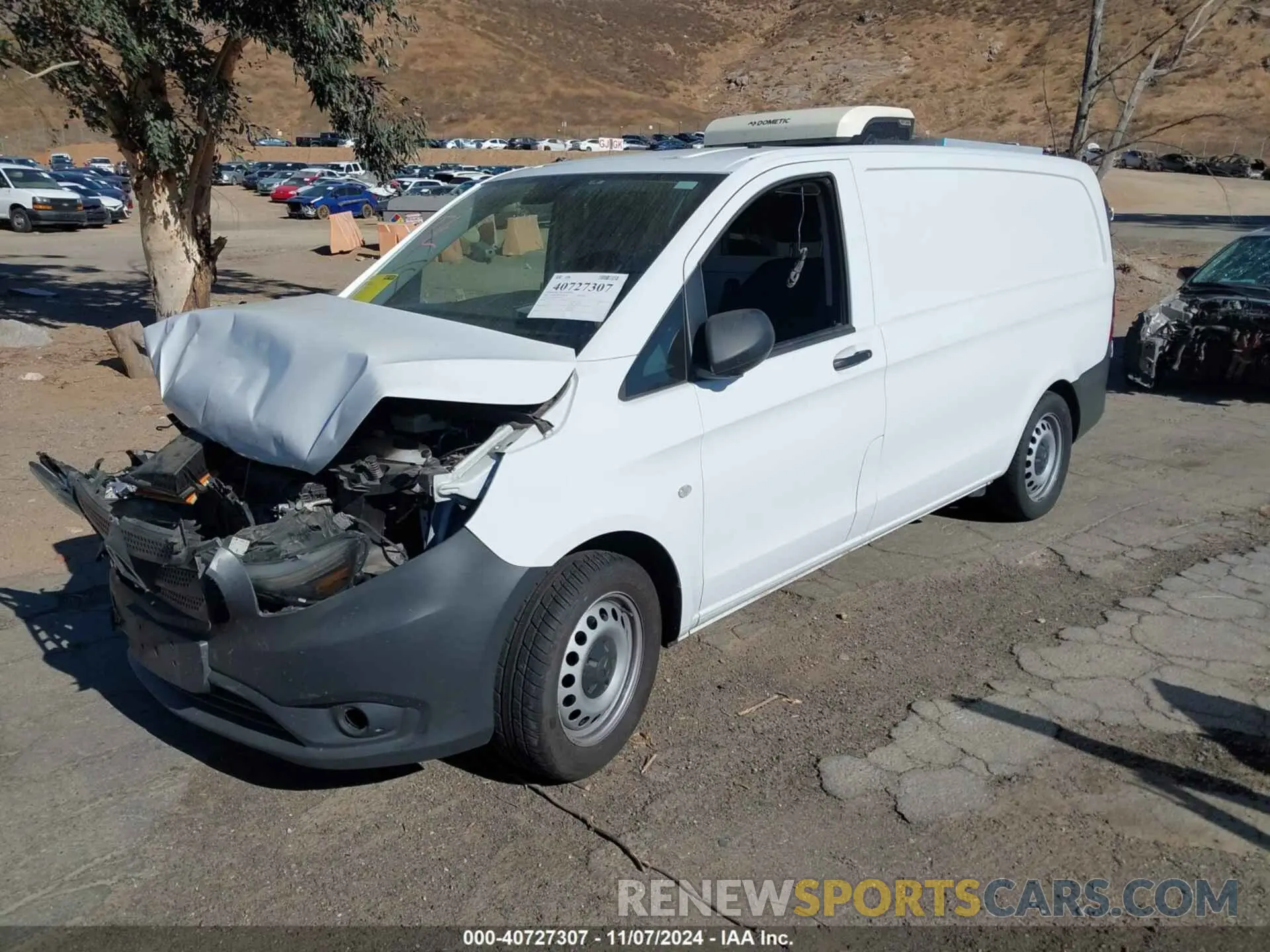 2 fotografías del automóvil dañado W1YV0BEY2N4149425 MERCEDES-BENZ METRIS 2022