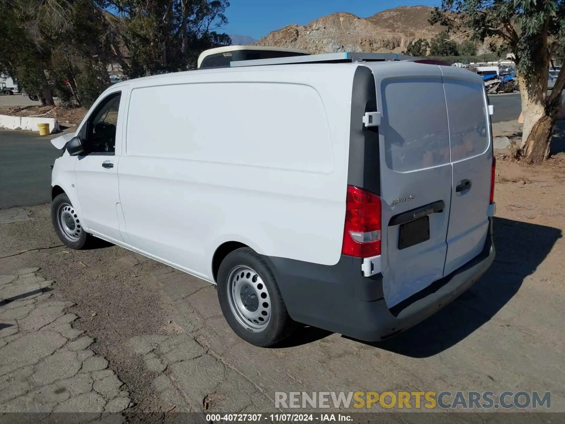 3 fotografías del automóvil dañado W1YV0BEY2N4149425 MERCEDES-BENZ METRIS 2022