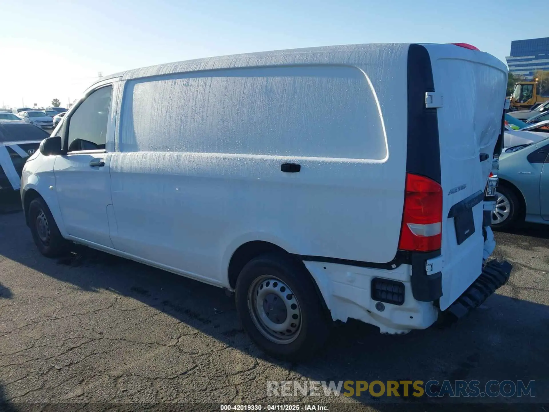 3 fotografías del automóvil dañado W1YV0BEY8N3960426 MERCEDES-BENZ METRIS 2022