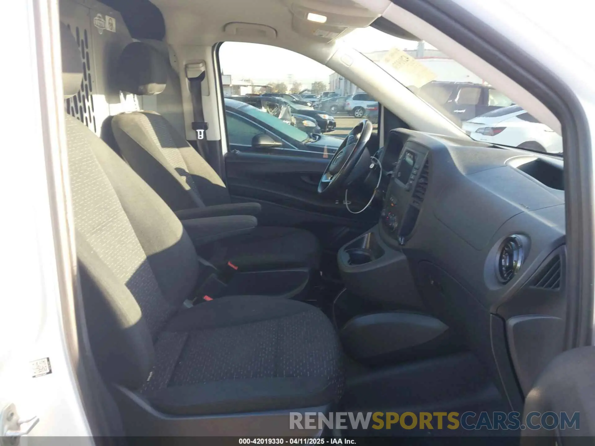 5 fotografías del automóvil dañado W1YV0BEY8N3960426 MERCEDES-BENZ METRIS 2022