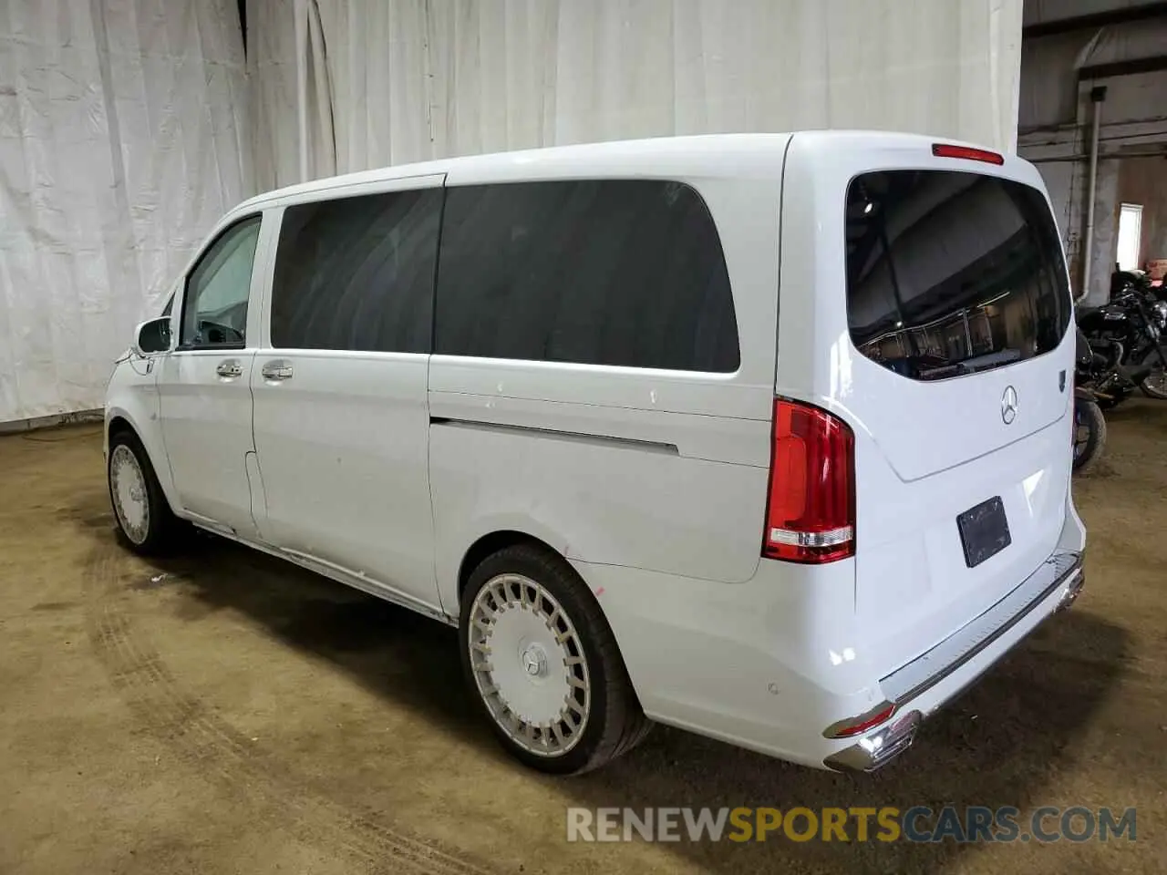 2 fotografías del automóvil dañado W1WV0FEY0P4332504 MERCEDES-BENZ METRIS 2023