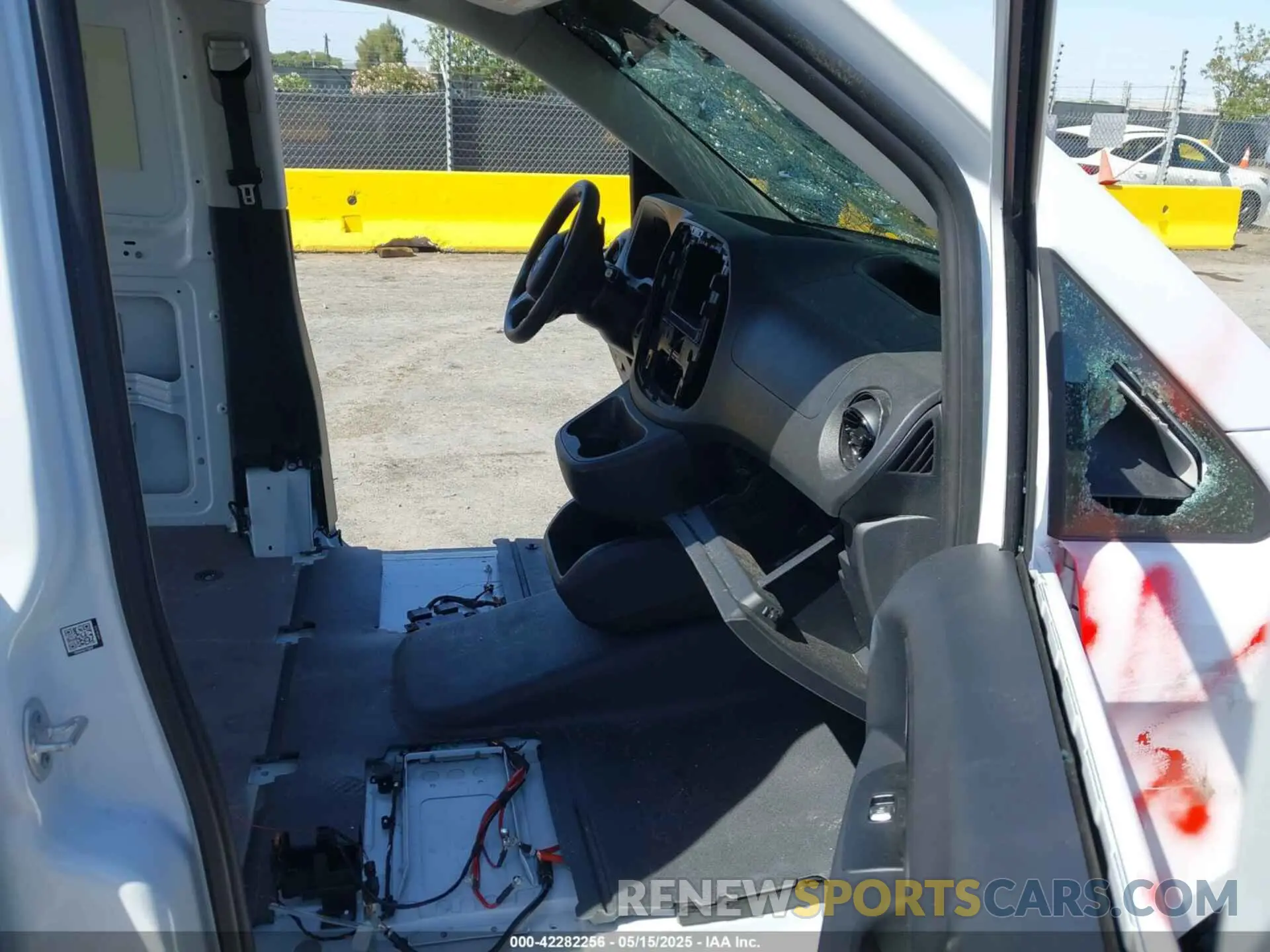 5 fotografías del automóvil dañado W1YV0BEY4P4297711 MERCEDES-BENZ METRIS 2023
