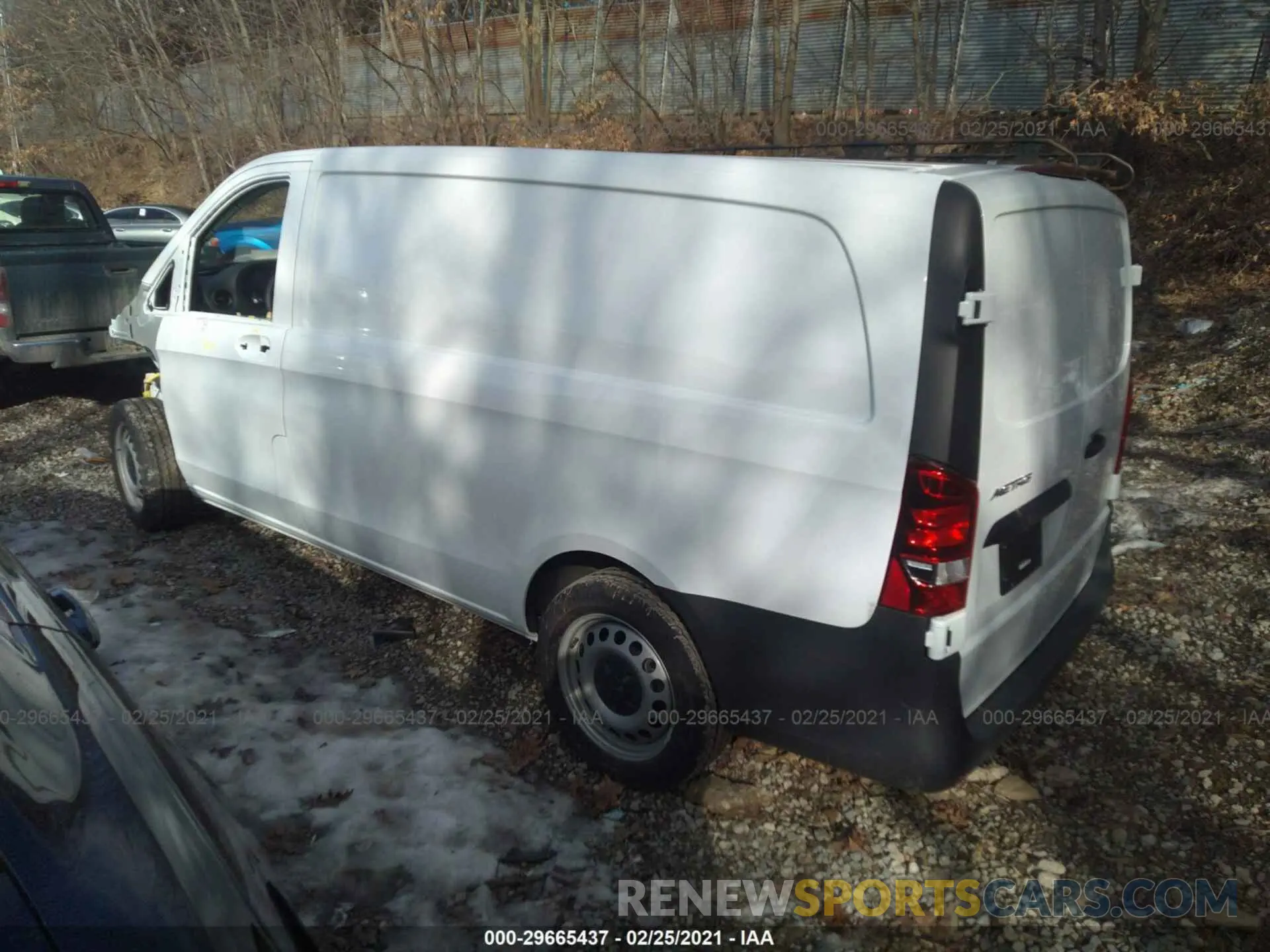 3 fotografías del automóvil dañado W1YV0BEYXL3764758 MERCEDES-BENZ METRIS CARGO VAN 2020