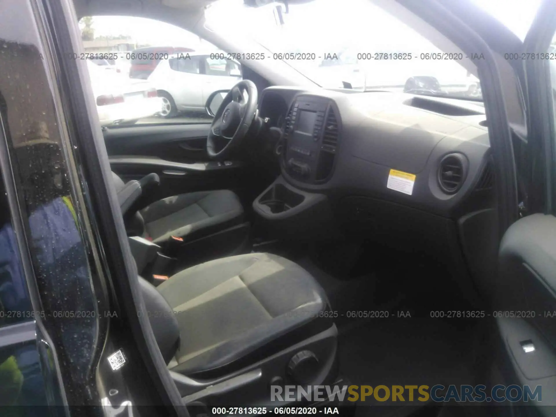 5 fotografías del automóvil dañado WD4PG2EE7K3548966 MERCEDES-BENZ METRIS PASSENGER VAN 2019