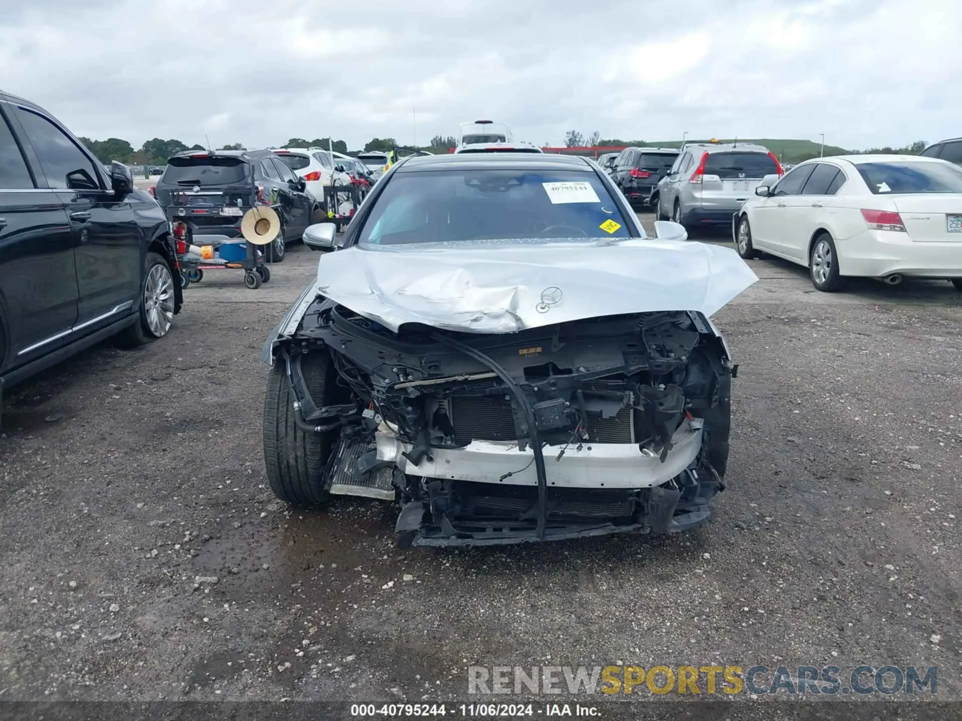 13 fotografías del automóvil dañado WDDUG8DB4LA524151 MERCEDES-BENZ S 2020