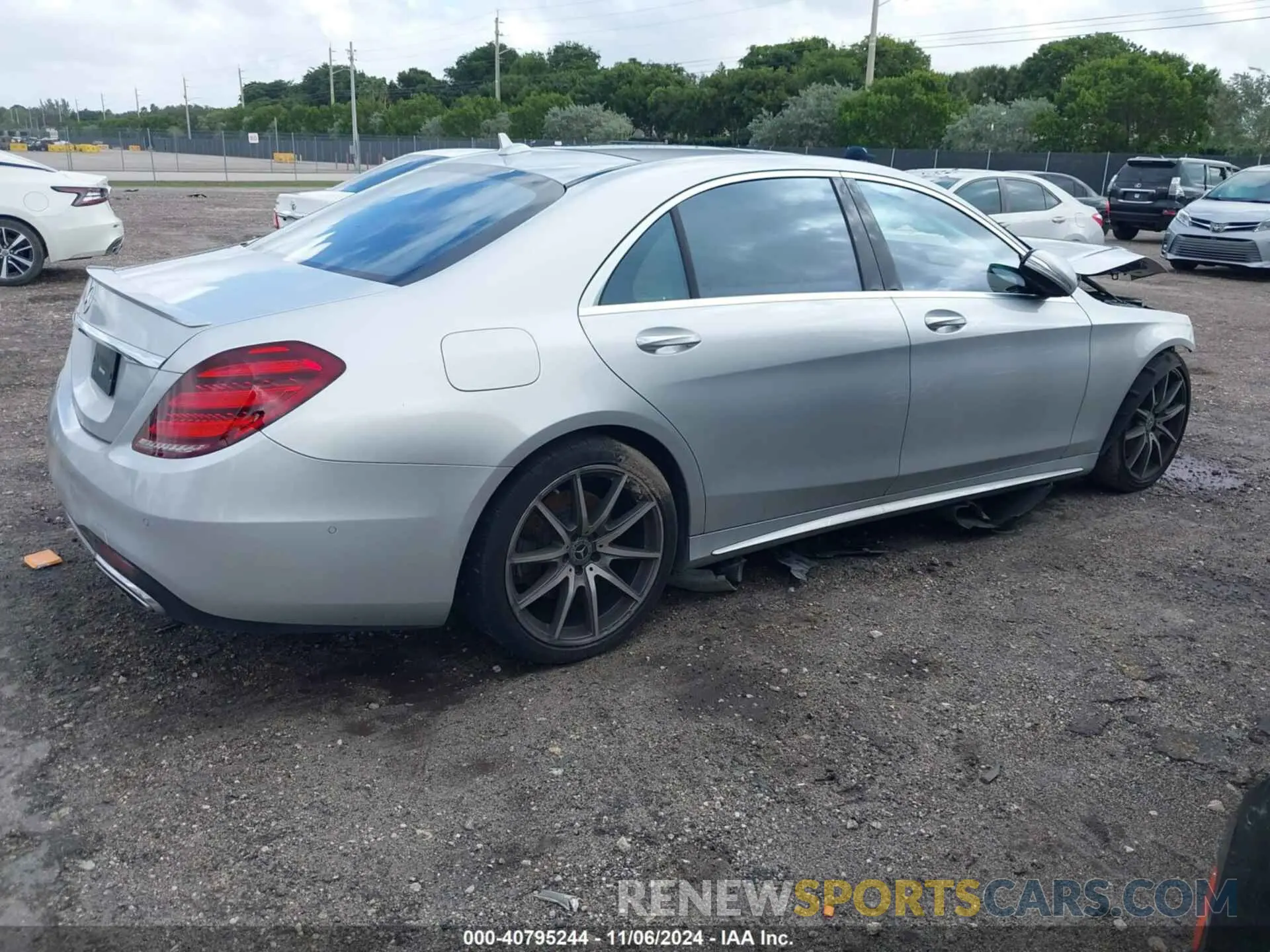 4 fotografías del automóvil dañado WDDUG8DB4LA524151 MERCEDES-BENZ S 2020