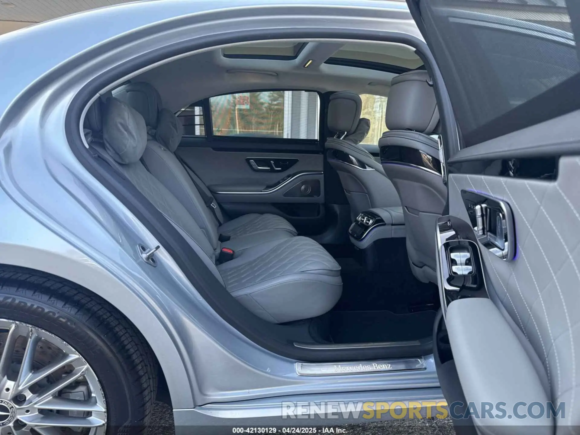 8 fotografías del automóvil dañado W1K6G7GB5NA078108 MERCEDES-BENZ S 2022