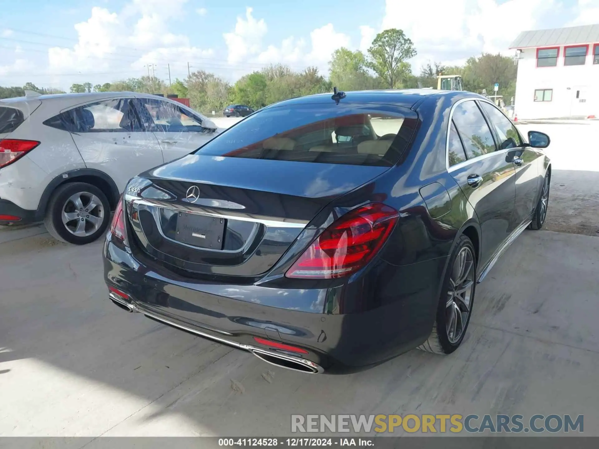 4 fotografías del automóvil dañado WDDUG6GB1KA453375 MERCEDES-BENZ S 450 2019