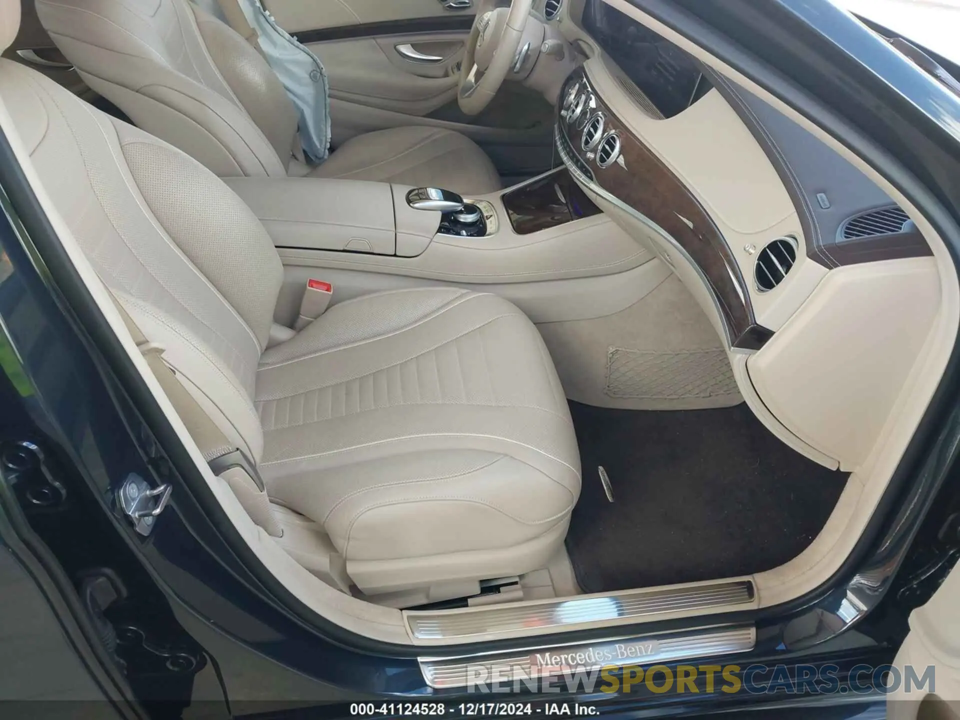 5 fotografías del automóvil dañado WDDUG6GB1KA453375 MERCEDES-BENZ S 450 2019