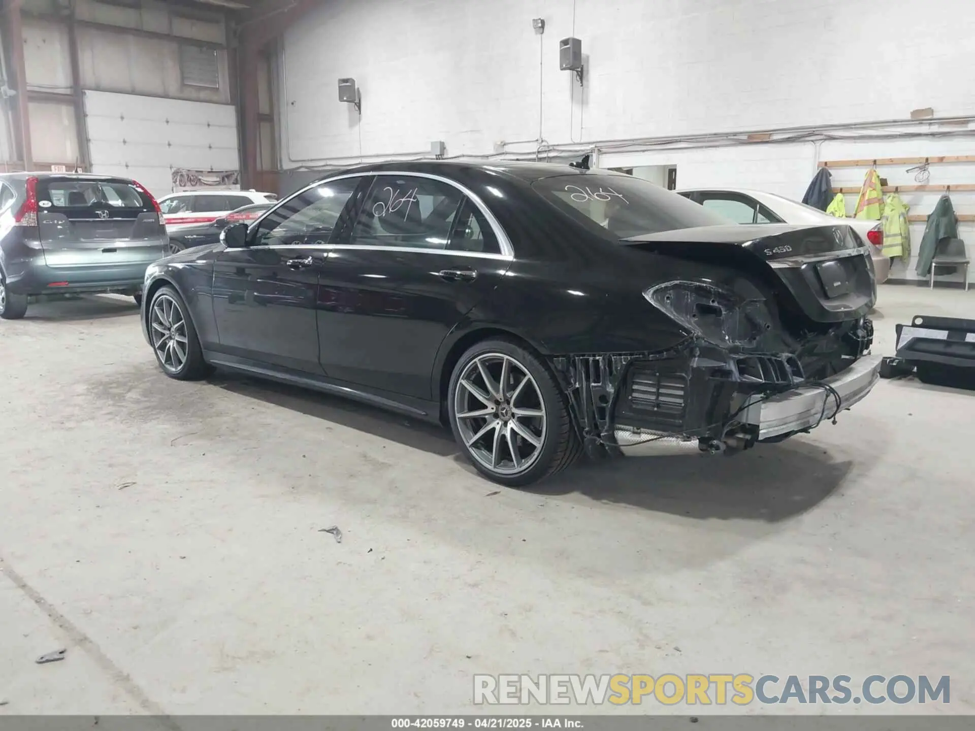 3 fotografías del automóvil dañado WDDUG6GB7KA455597 MERCEDES-BENZ S 450 2019