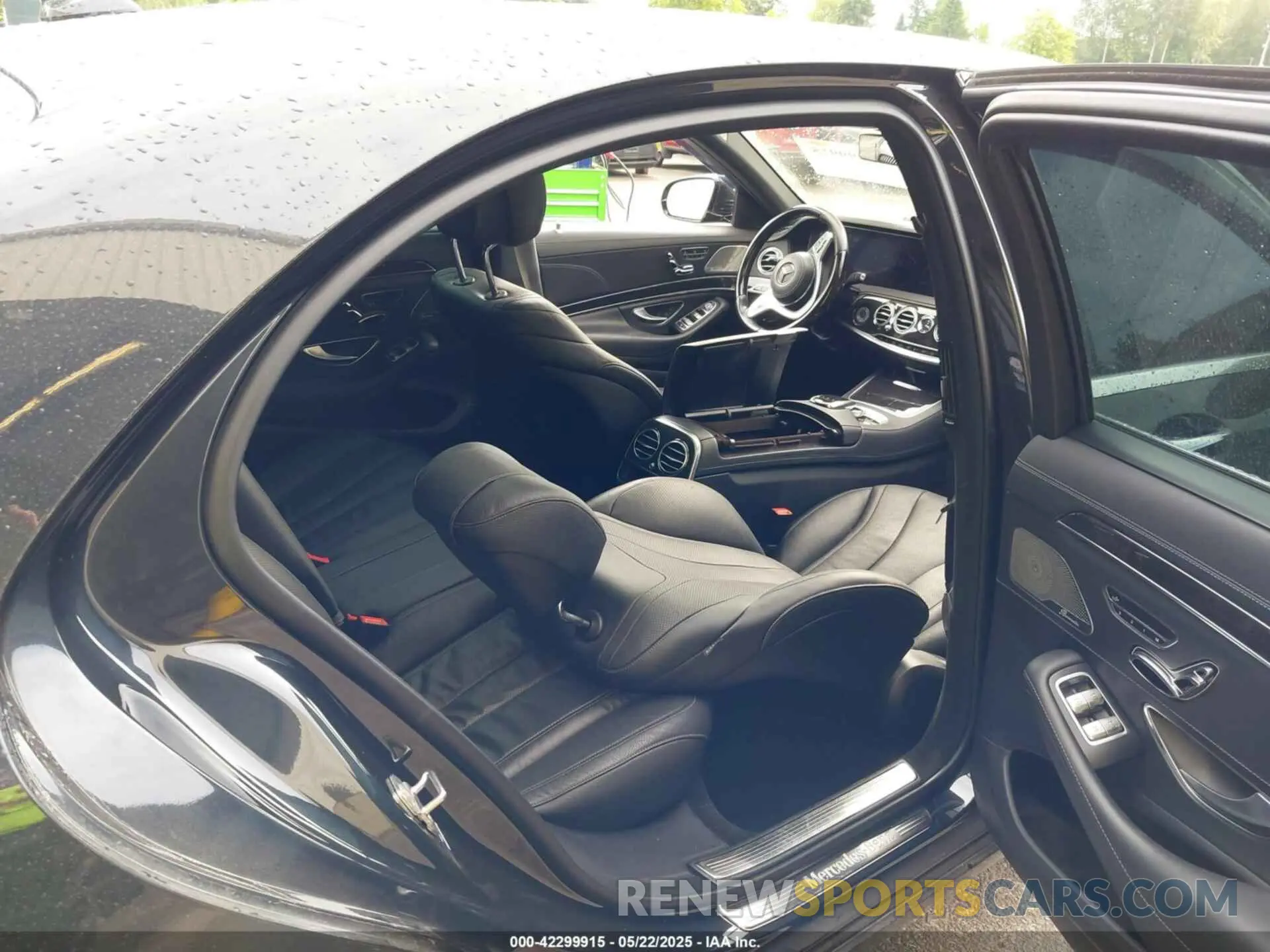 8 fotografías del automóvil dañado WDDUG6EB2LA516567 MERCEDES-BENZ S 450 2020