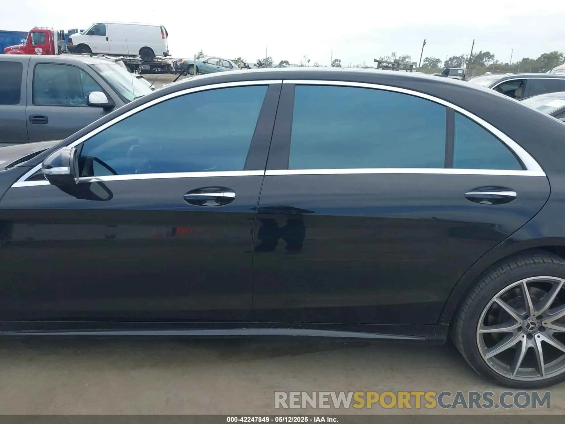 15 fotografías del automóvil dañado WDDUG6GB2LA517568 MERCEDES-BENZ S 450 2020