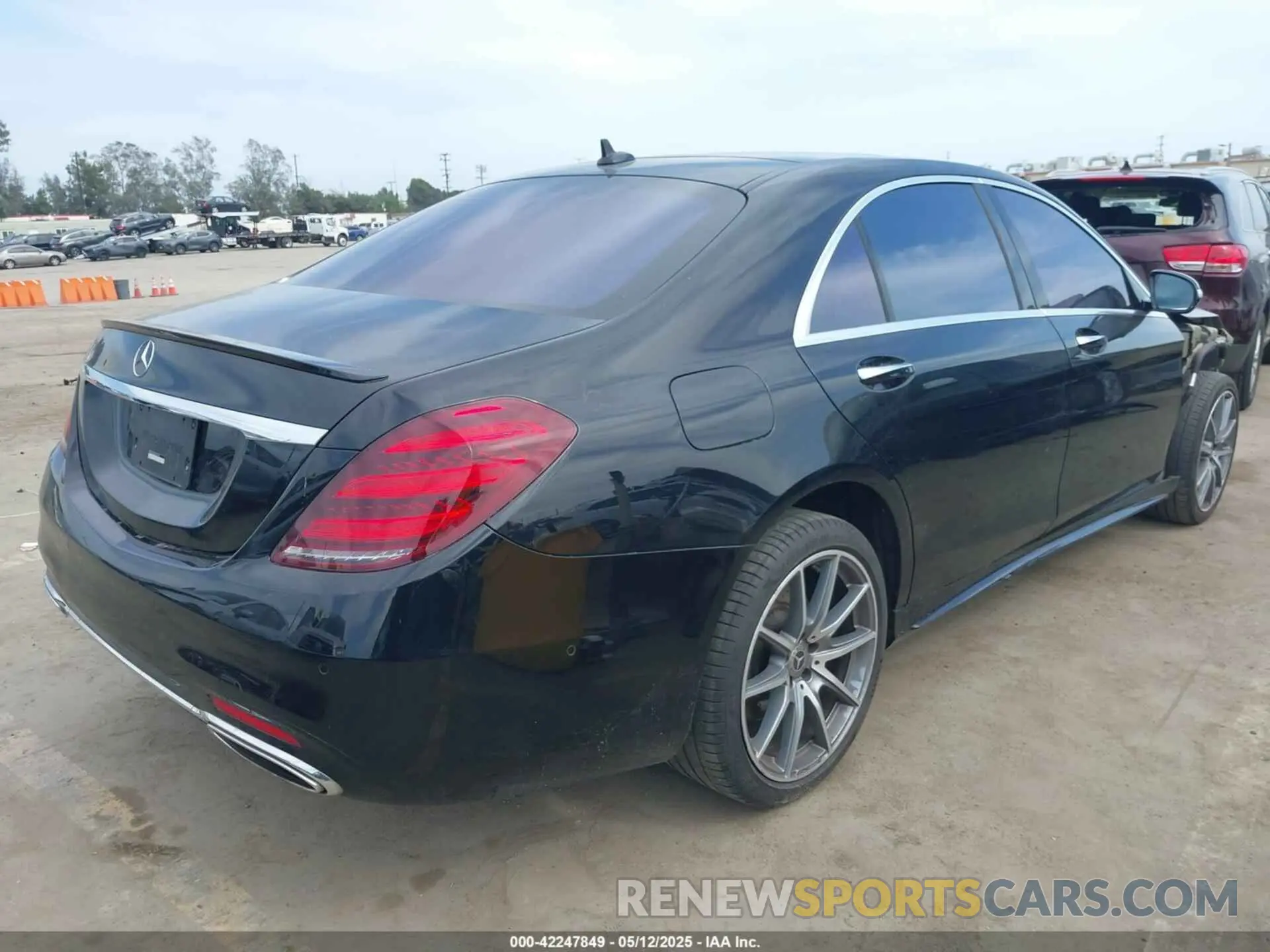 4 fotografías del automóvil dañado WDDUG6GB2LA517568 MERCEDES-BENZ S 450 2020