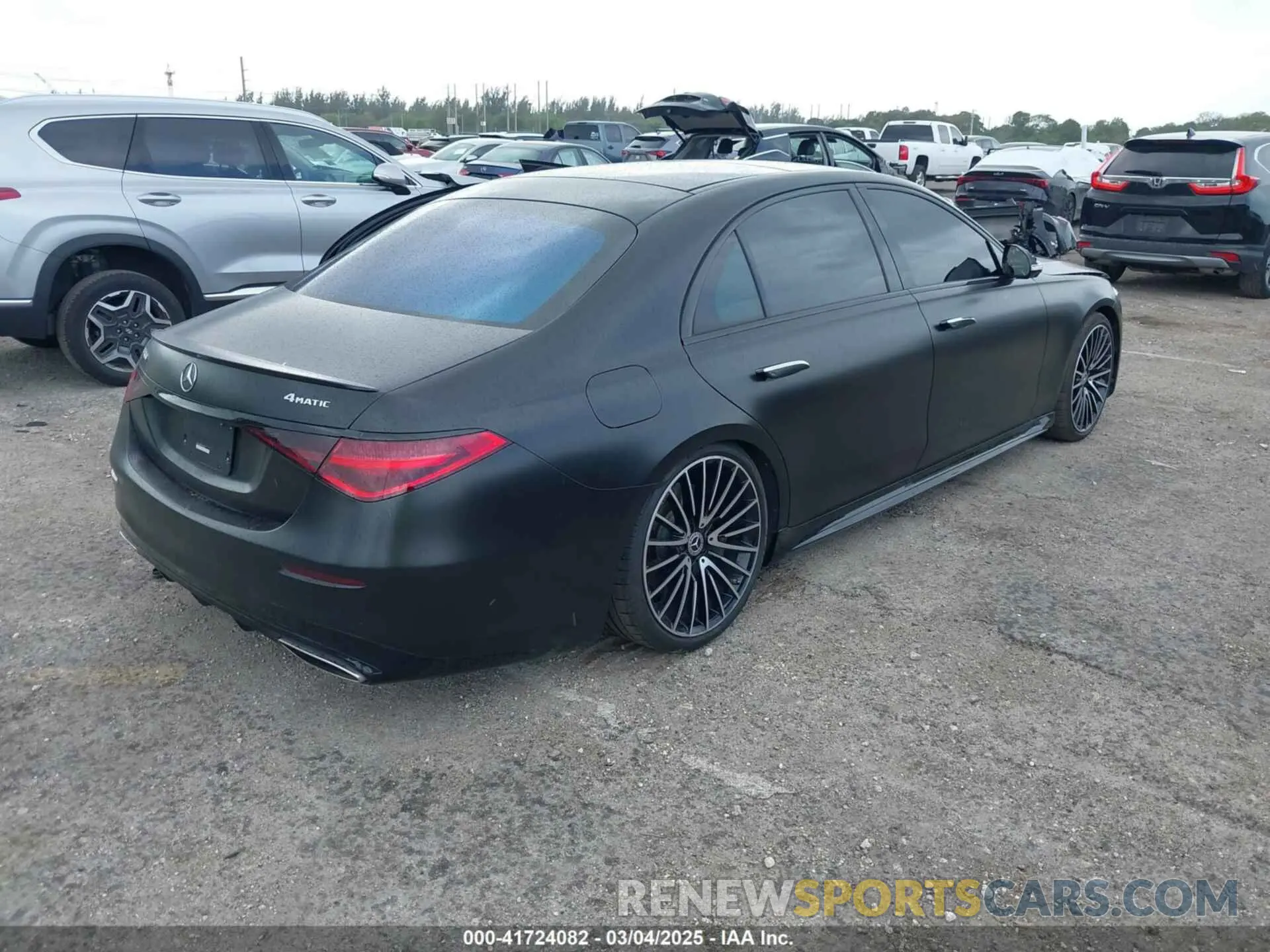 4 fotografías del automóvil dañado W1K6G6DB0NA148354 MERCEDES-BENZ S 500 2022