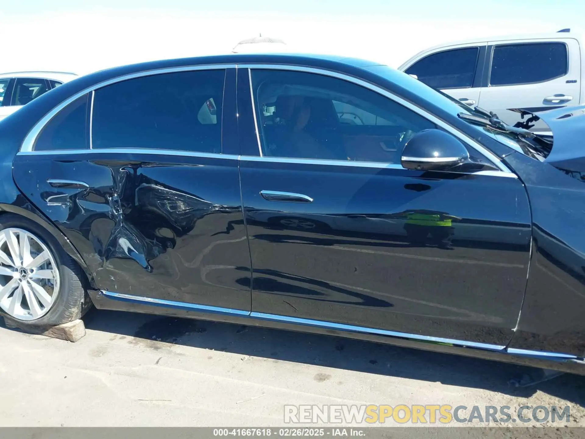 14 fotografías del automóvil dañado W1K6G6DB5PA171535 MERCEDES-BENZ S 500 2023