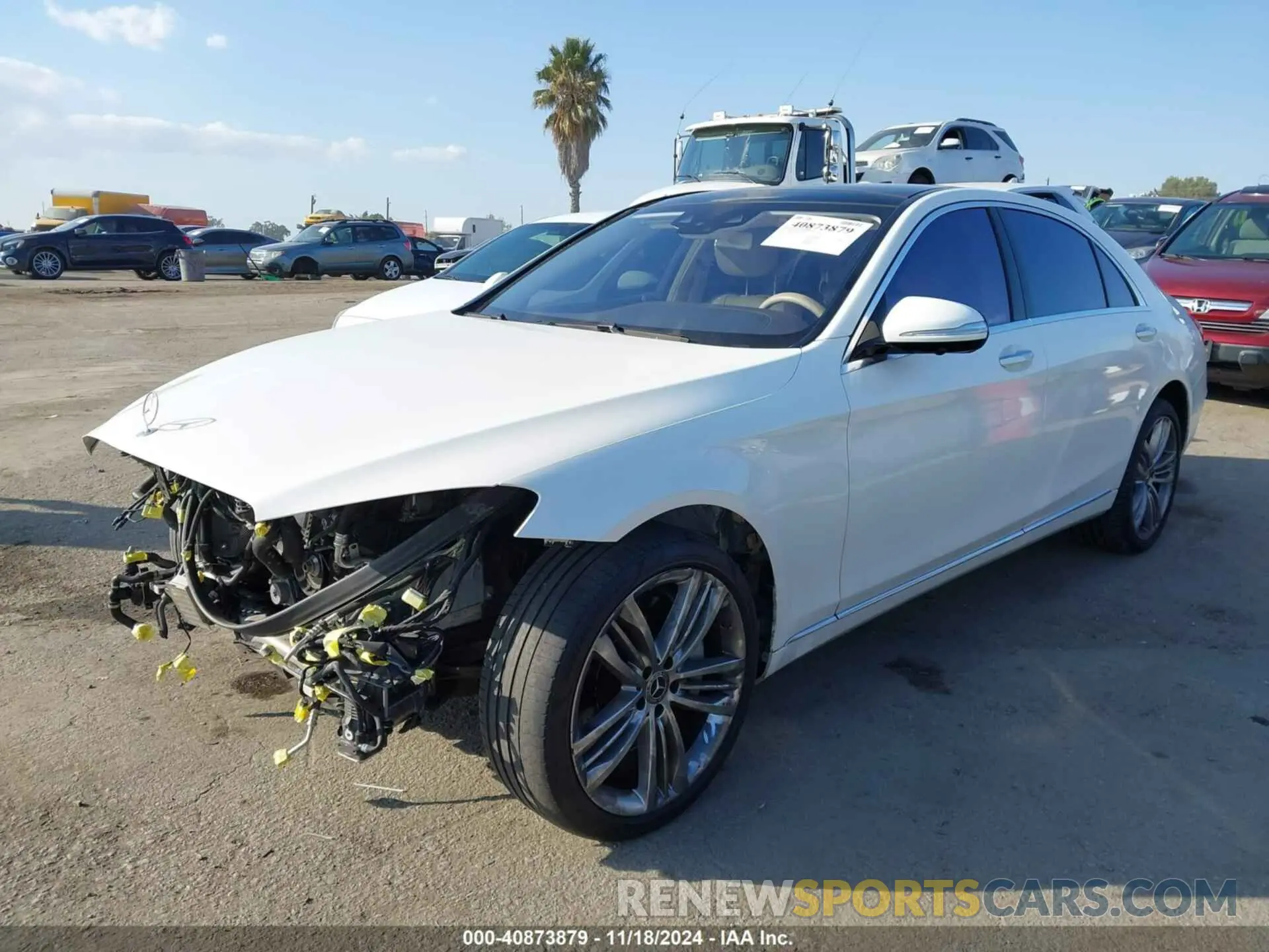 2 fotografías del automóvil dañado WDDUG8DB4KA426011 MERCEDES-BENZ S 560 2019