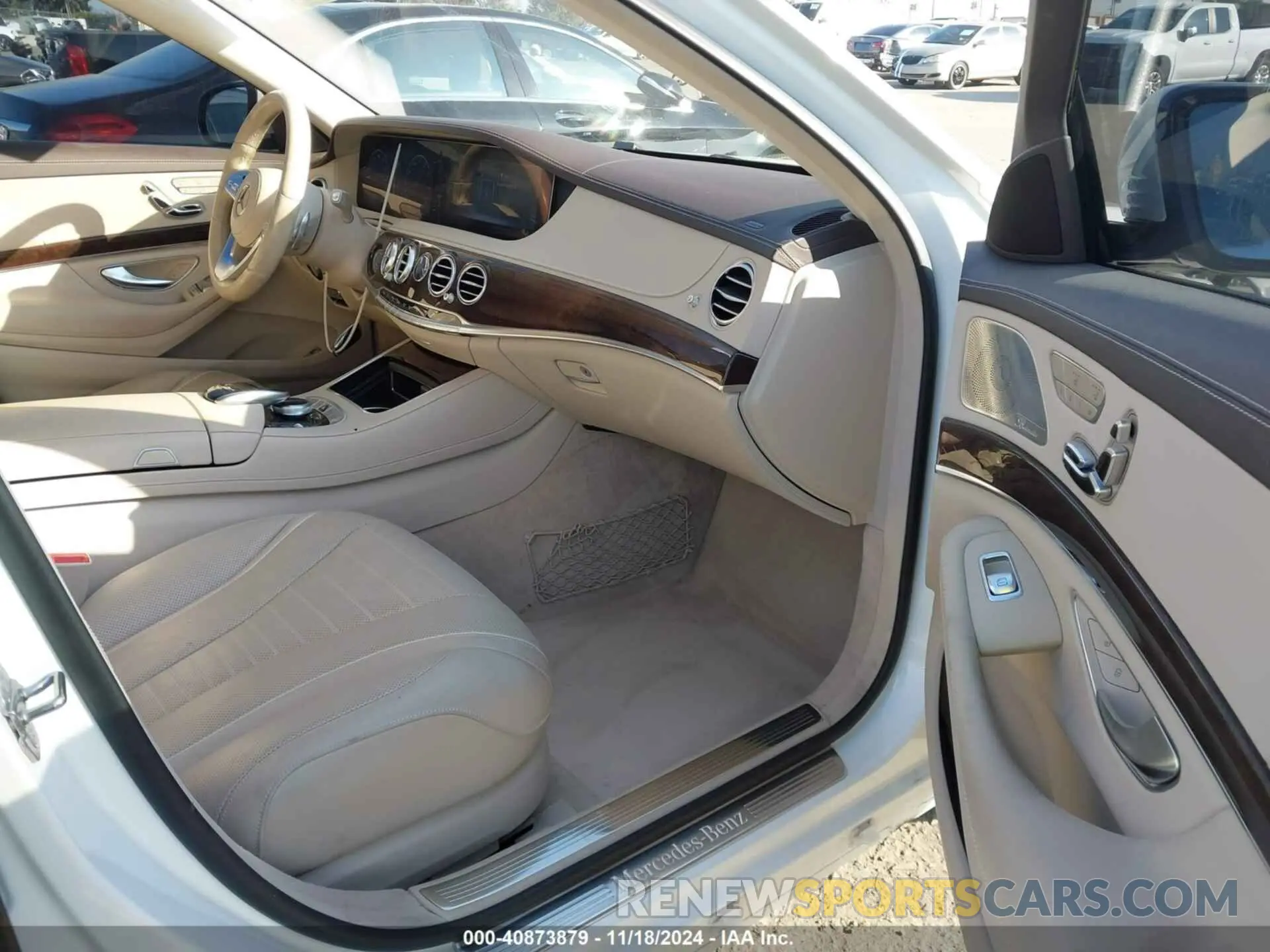 5 fotografías del automóvil dañado WDDUG8DB4KA426011 MERCEDES-BENZ S 560 2019