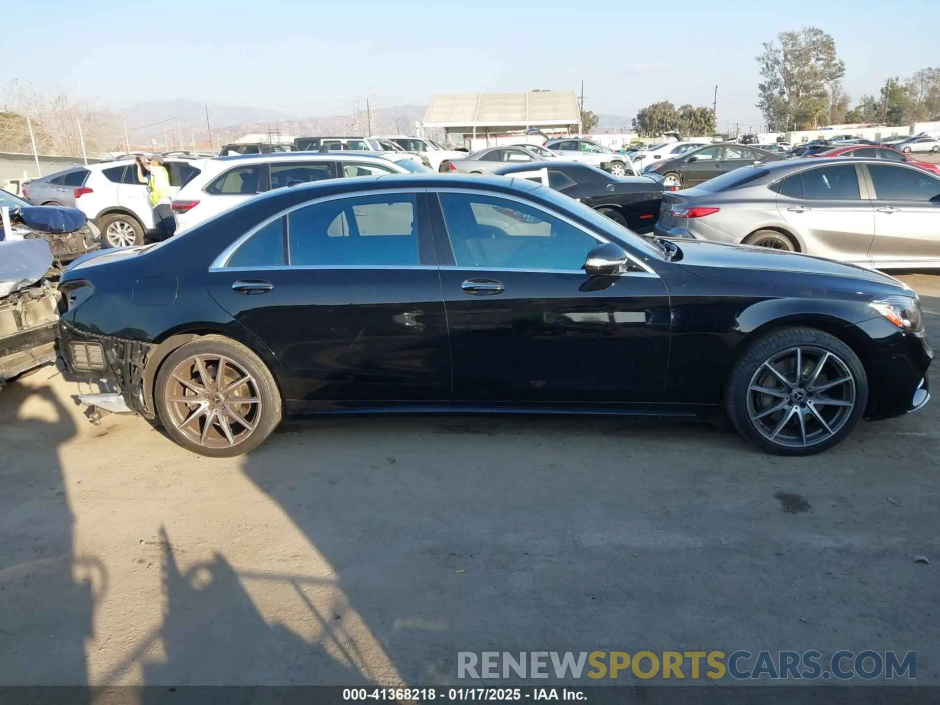14 fotografías del automóvil dañado WDDUG8DB4KA442614 MERCEDES-BENZ S 560 2019