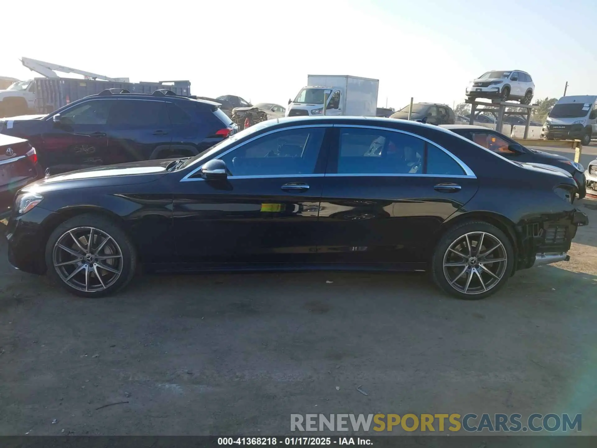 15 fotografías del automóvil dañado WDDUG8DB4KA442614 MERCEDES-BENZ S 560 2019