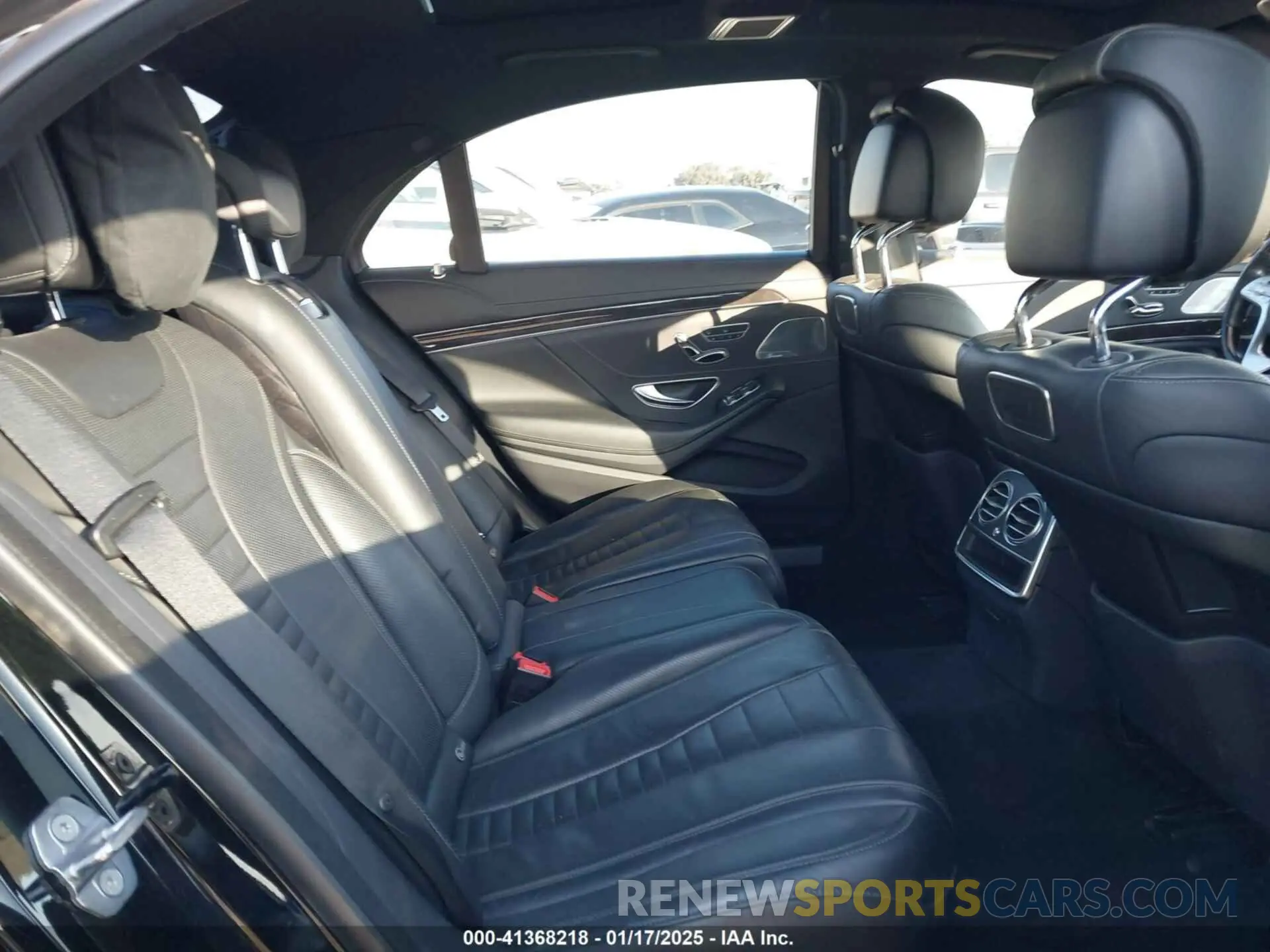 8 fotografías del automóvil dañado WDDUG8DB4KA442614 MERCEDES-BENZ S 560 2019