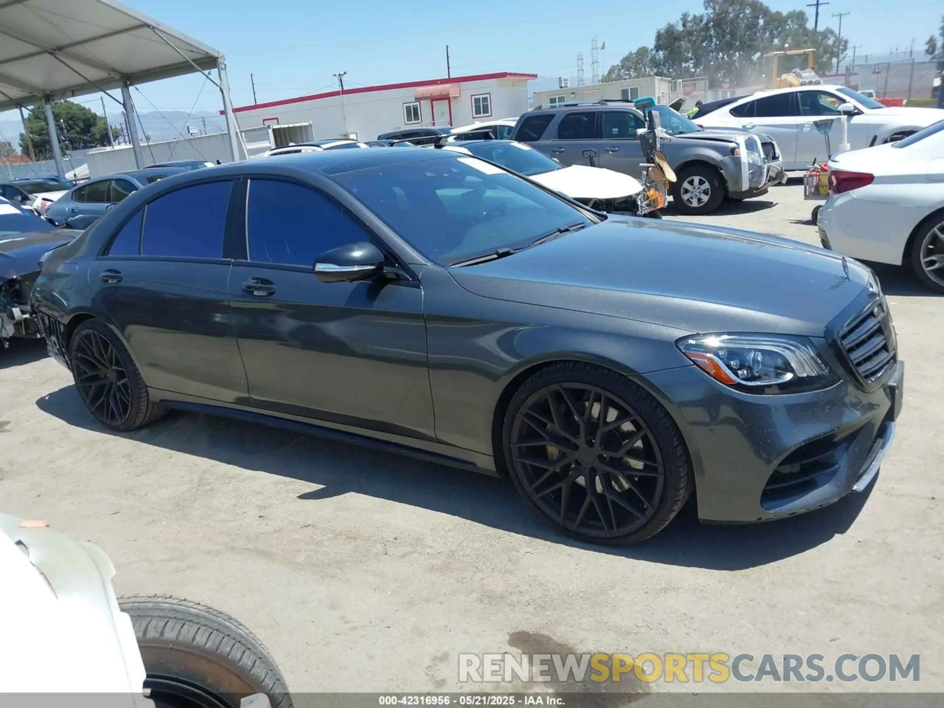 14 fotografías del automóvil dañado WDDUG8DB6KA480426 MERCEDES-BENZ S 560 2019