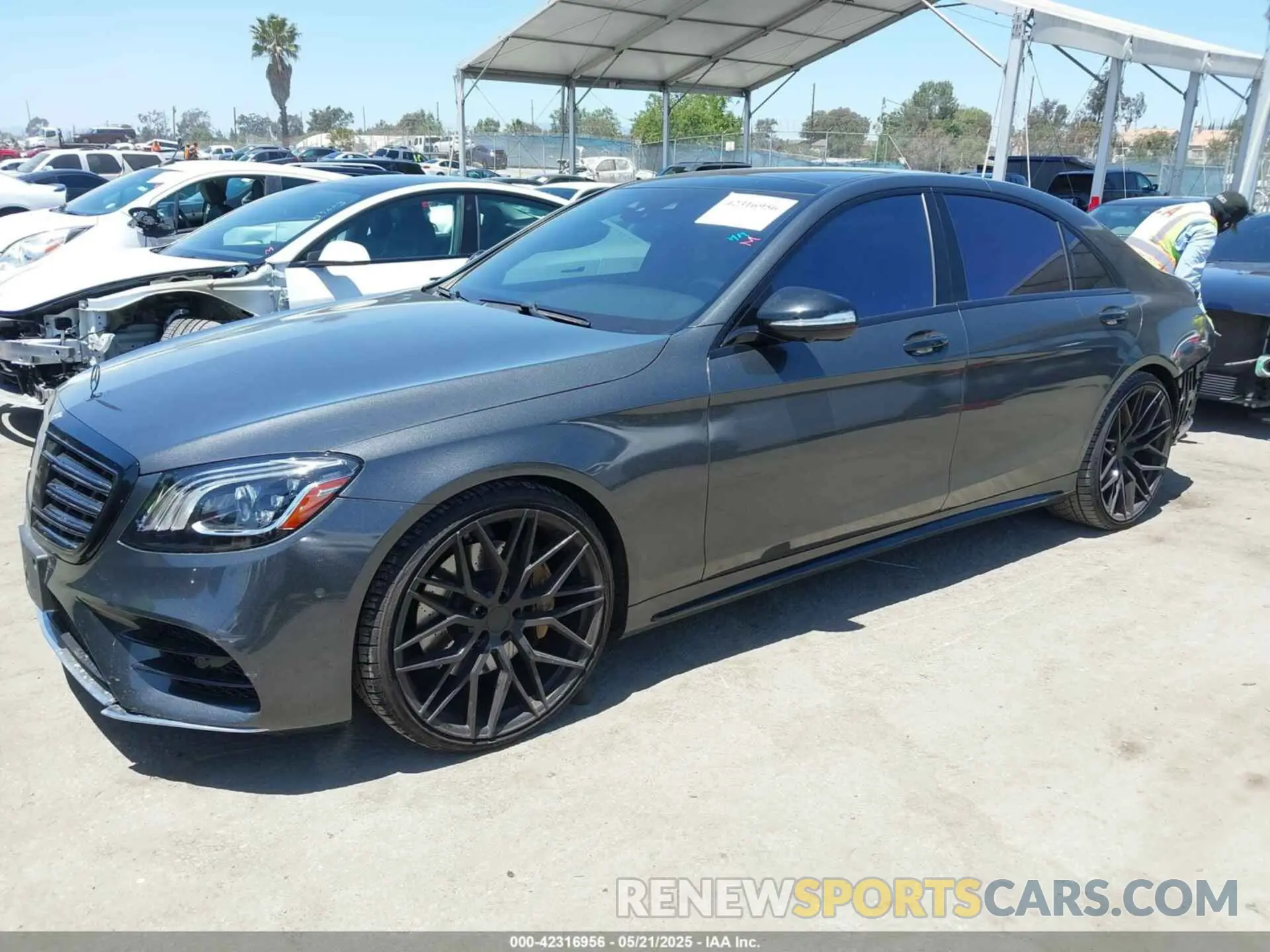 2 fotografías del automóvil dañado WDDUG8DB6KA480426 MERCEDES-BENZ S 560 2019