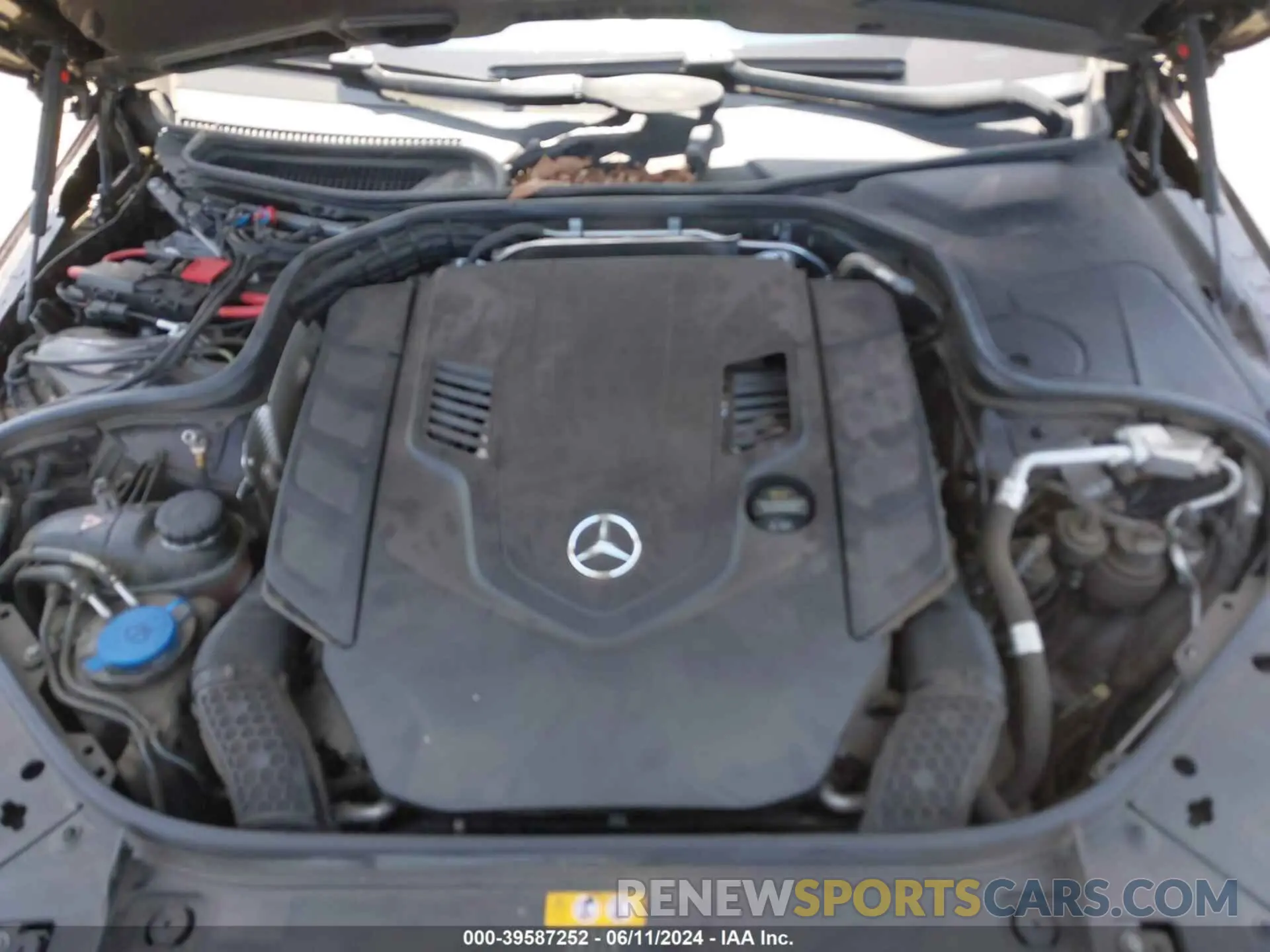10 fotografías del automóvil dañado WDDUG8DB9KA476354 MERCEDES-BENZ S 560 2019