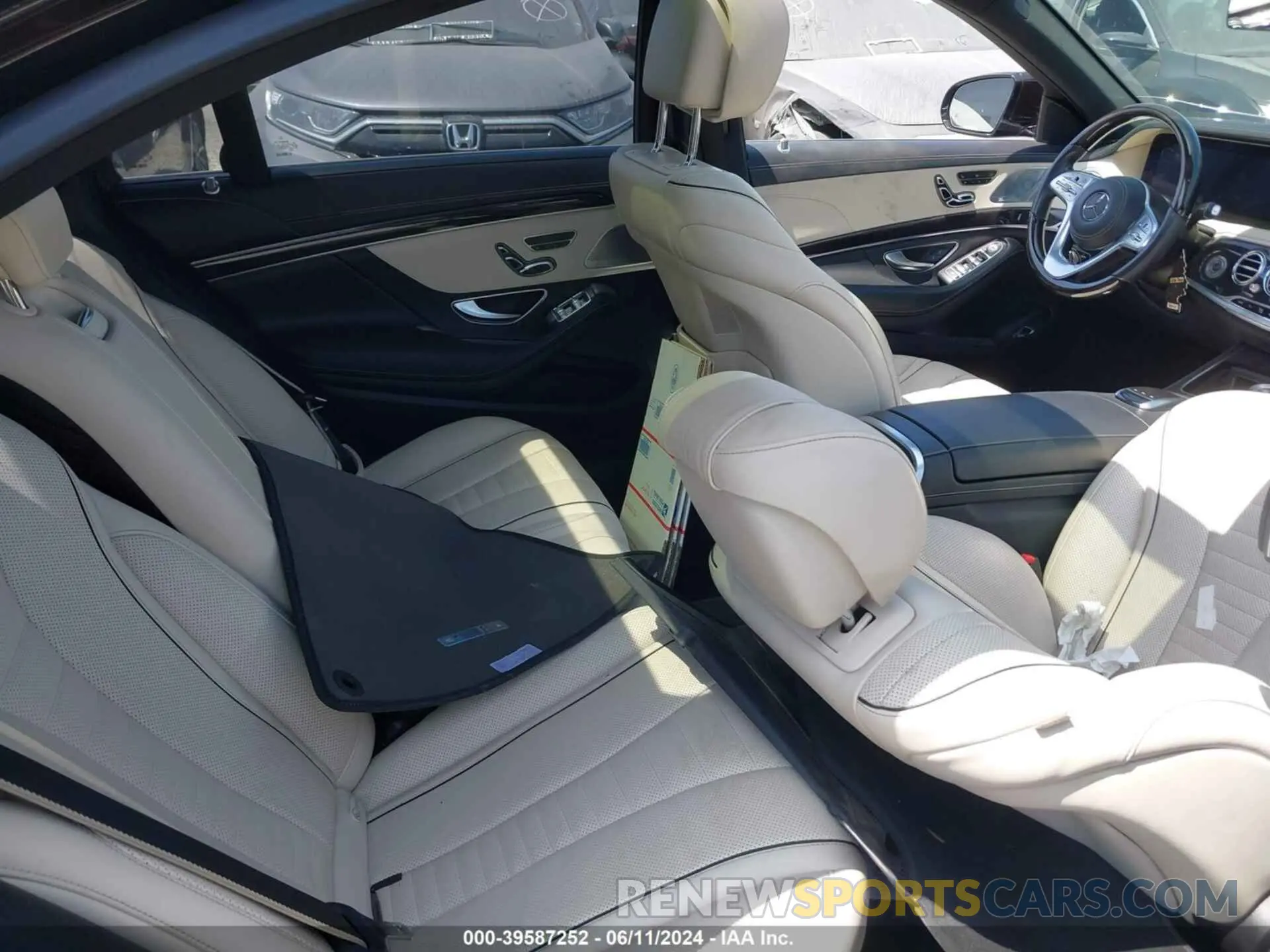 8 fotografías del automóvil dañado WDDUG8DB9KA476354 MERCEDES-BENZ S 560 2019