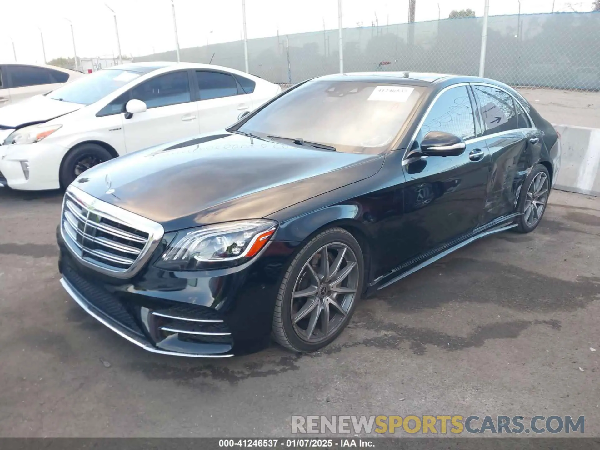 2 fotografías del automóvil dañado WDDUG8DBXKA436865 MERCEDES-BENZ S 560 2019