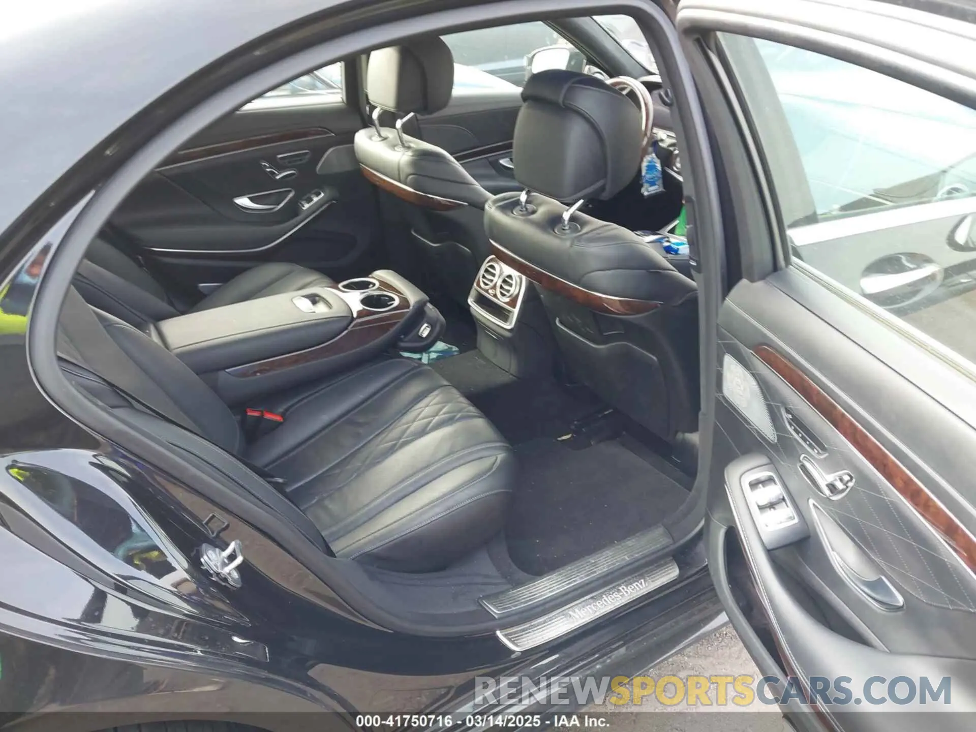 8 fotografías del automóvil dañado WDDUG8GB1KA430335 MERCEDES-BENZ S 560 2019