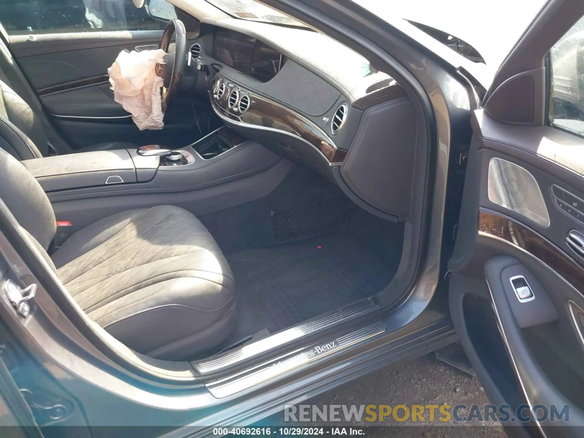 5 fotografías del automóvil dañado WDDUG8GB1KA444168 MERCEDES-BENZ S 560 2019