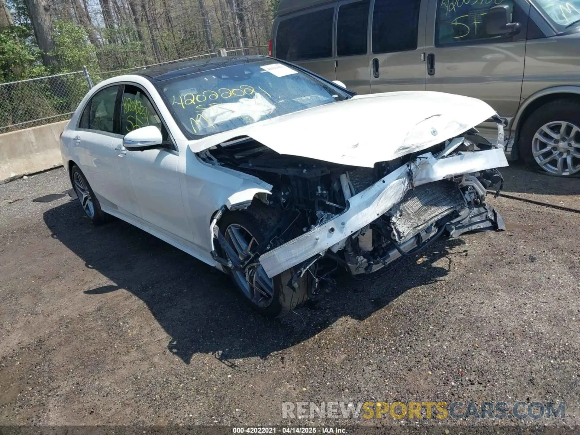 1 fotografías del automóvil dañado WDDUG8GB1LA517024 MERCEDES-BENZ S 560 2020