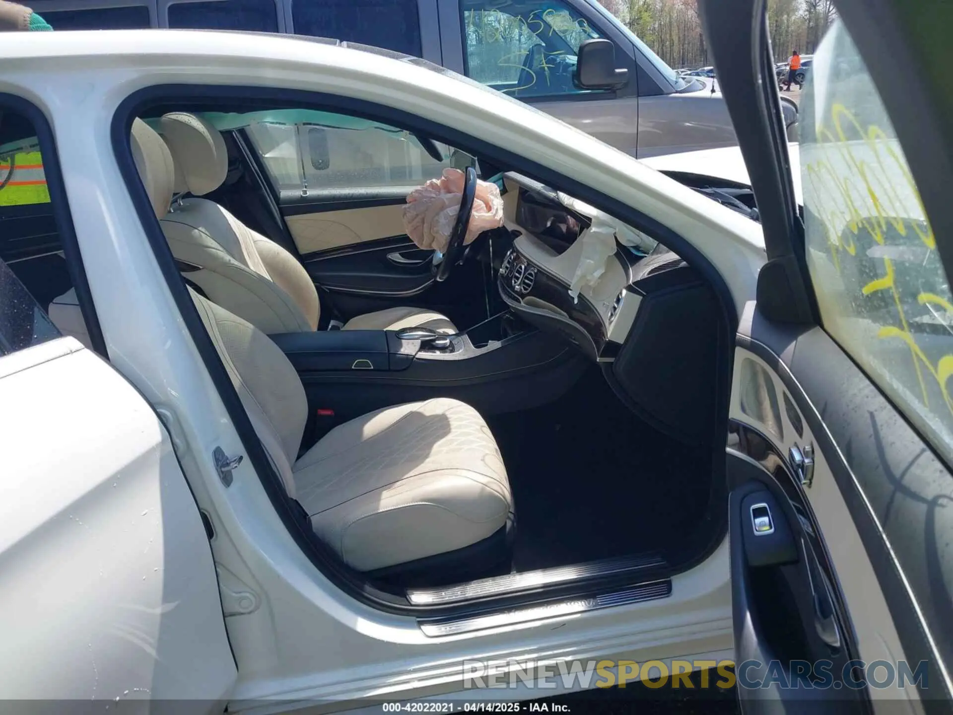 5 fotografías del automóvil dañado WDDUG8GB1LA517024 MERCEDES-BENZ S 560 2020