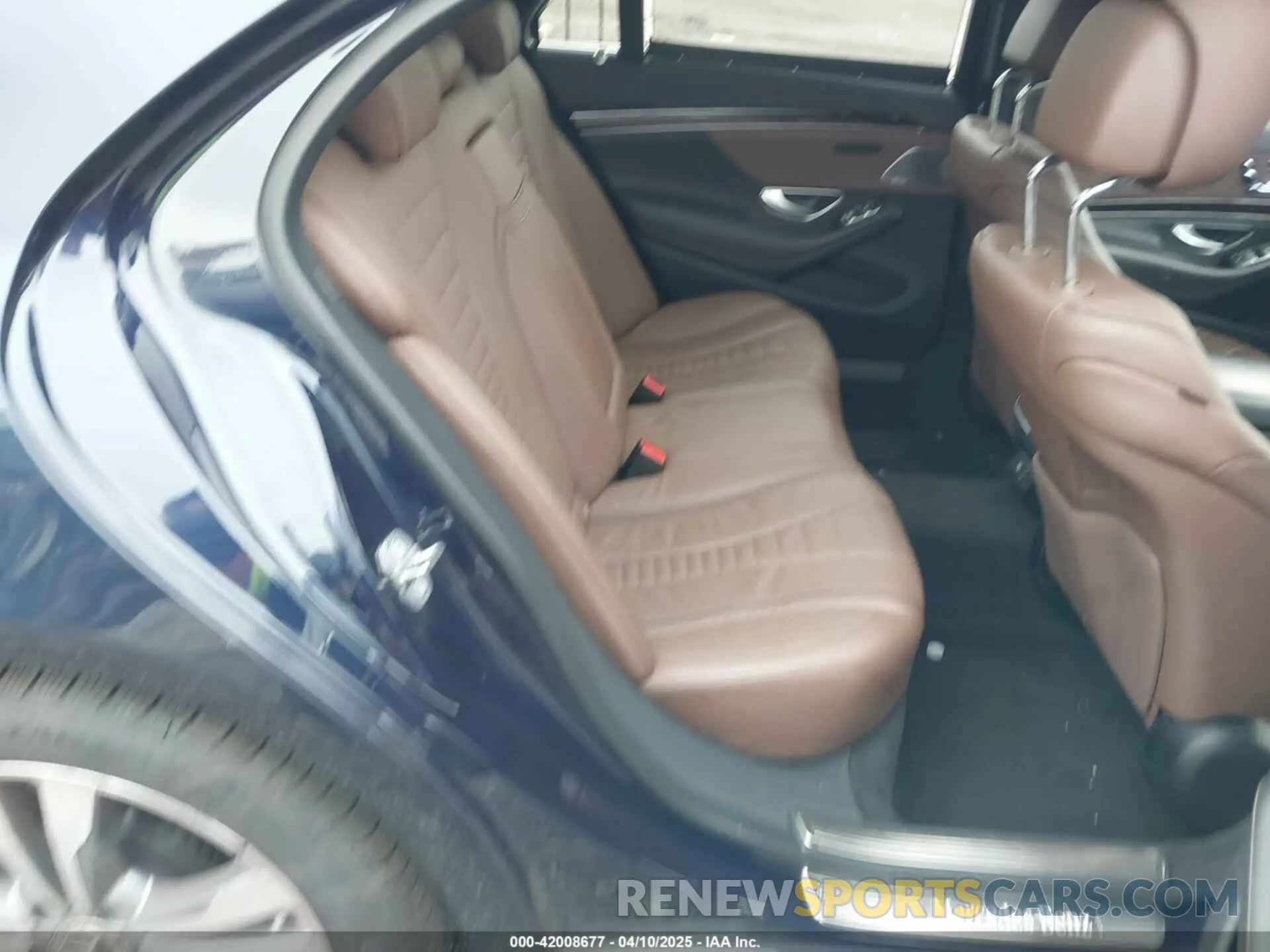 8 fotografías del automóvil dañado WDDUG8GB3LA517882 MERCEDES-BENZ S 560 2020