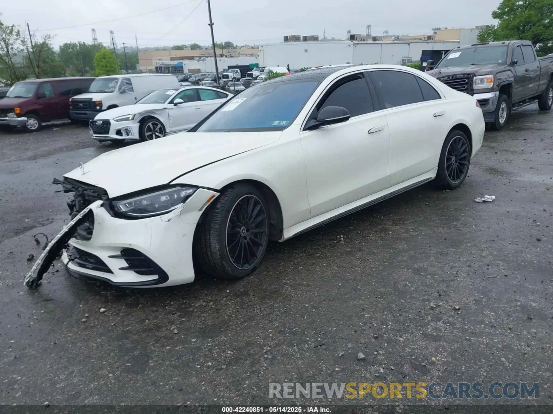 2 fotografías del automóvil dañado W1K6G7GB0NA143124 MERCEDES-BENZ S 580 2022