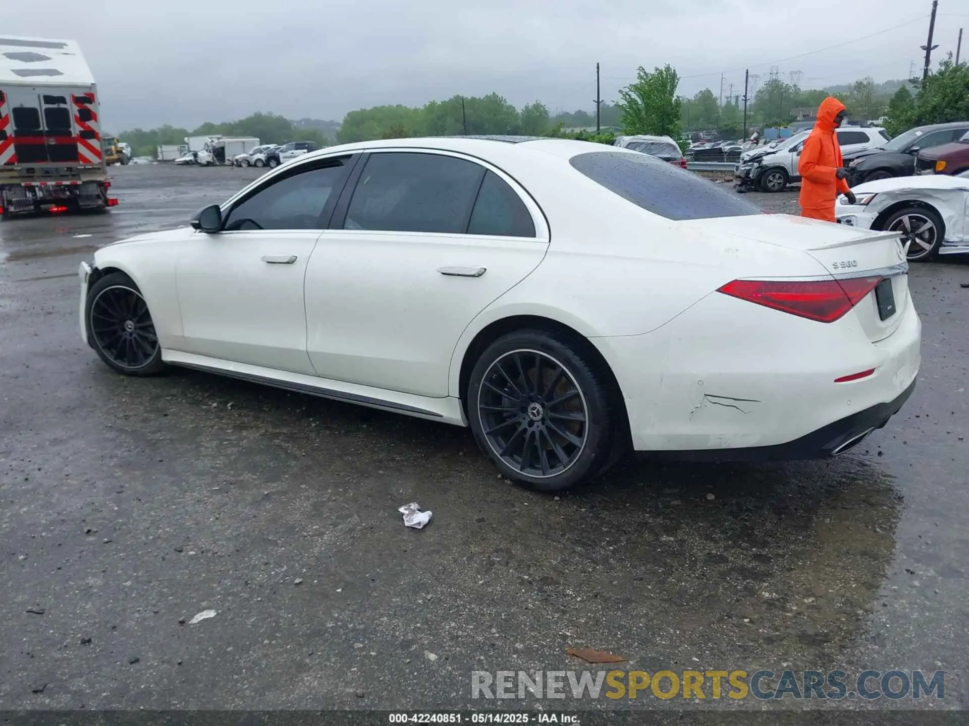 3 fotografías del automóvil dañado W1K6G7GB0NA143124 MERCEDES-BENZ S 580 2022