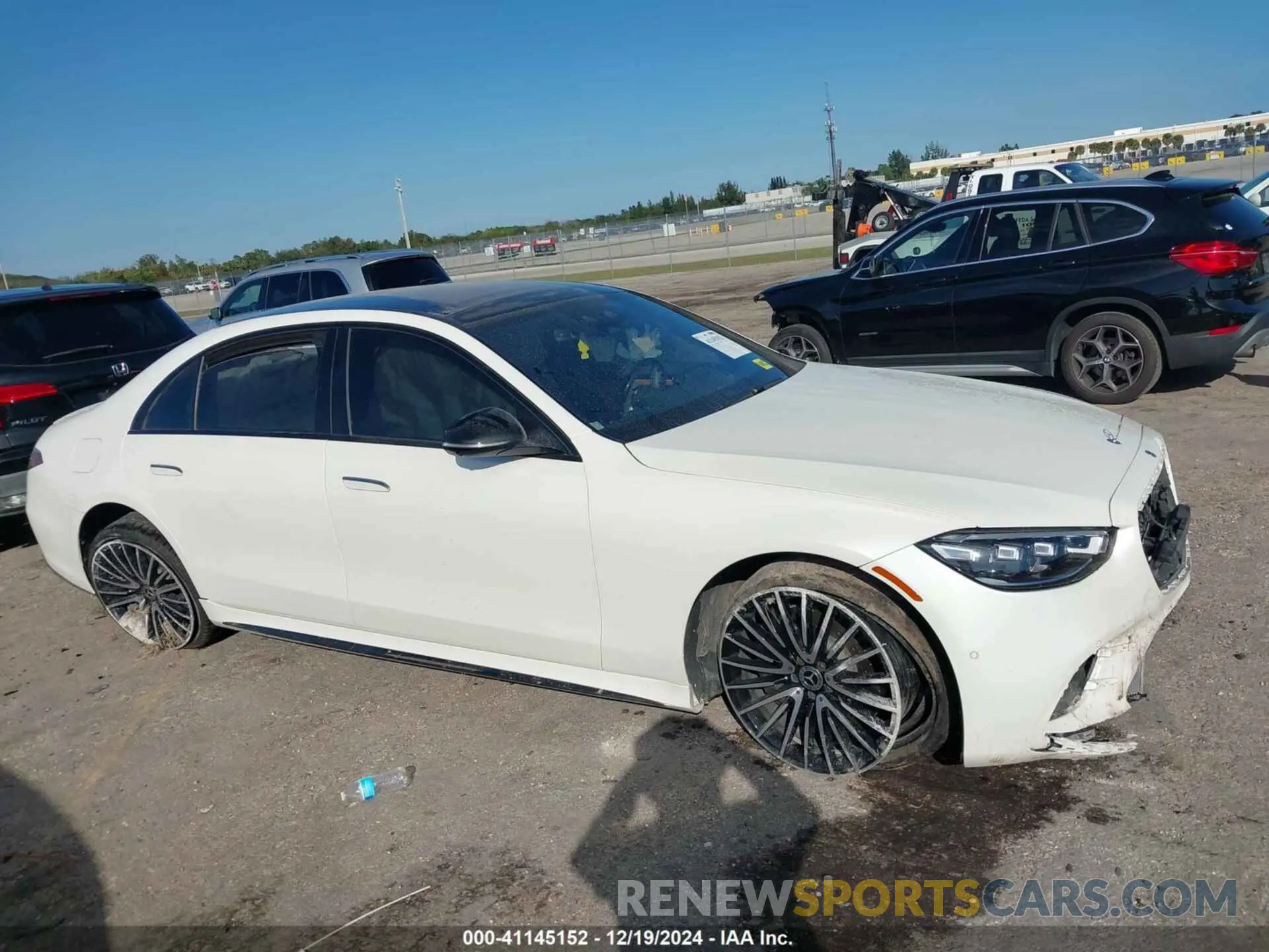 13 fotografías del automóvil dañado W1K6G7GB7PA234863 MERCEDES-BENZ S 580 2023