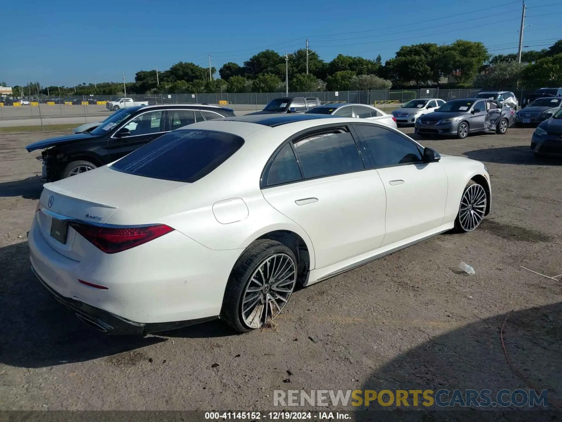 4 fotografías del automóvil dañado W1K6G7GB7PA234863 MERCEDES-BENZ S 580 2023