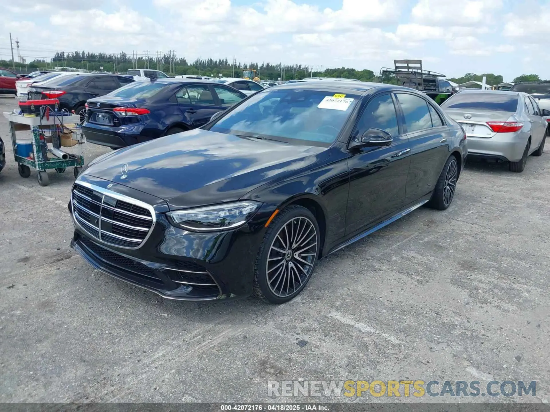 2 fotografías del automóvil dañado W1K6G7GB4RA304144 MERCEDES-BENZ S 580 2024