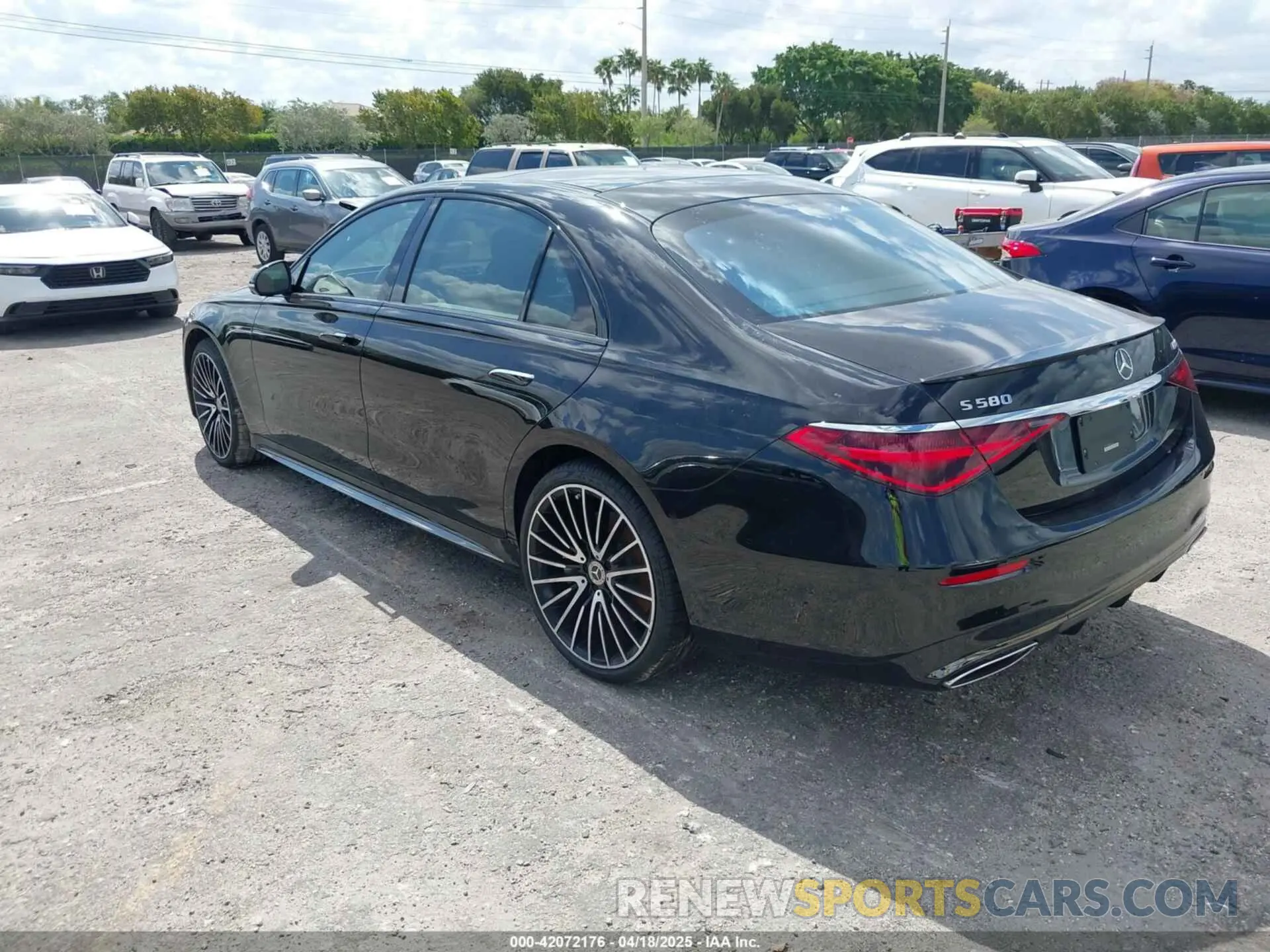 3 fotografías del automóvil dañado W1K6G7GB4RA304144 MERCEDES-BENZ S 580 2024