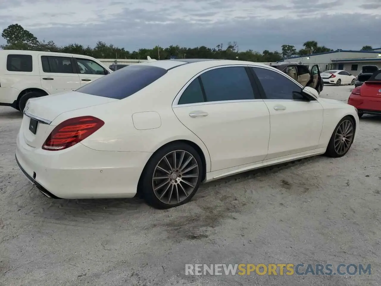3 fotografías del automóvil dañado WDDUG8CB8HA310174 MERCEDES-BENZ S-CLASS 2017