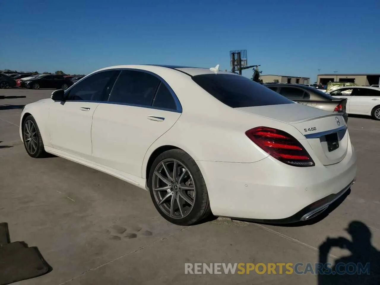 2 fotografías del automóvil dañado WDDUG6GB7LA503701 MERCEDES-BENZ S-CLASS 2020