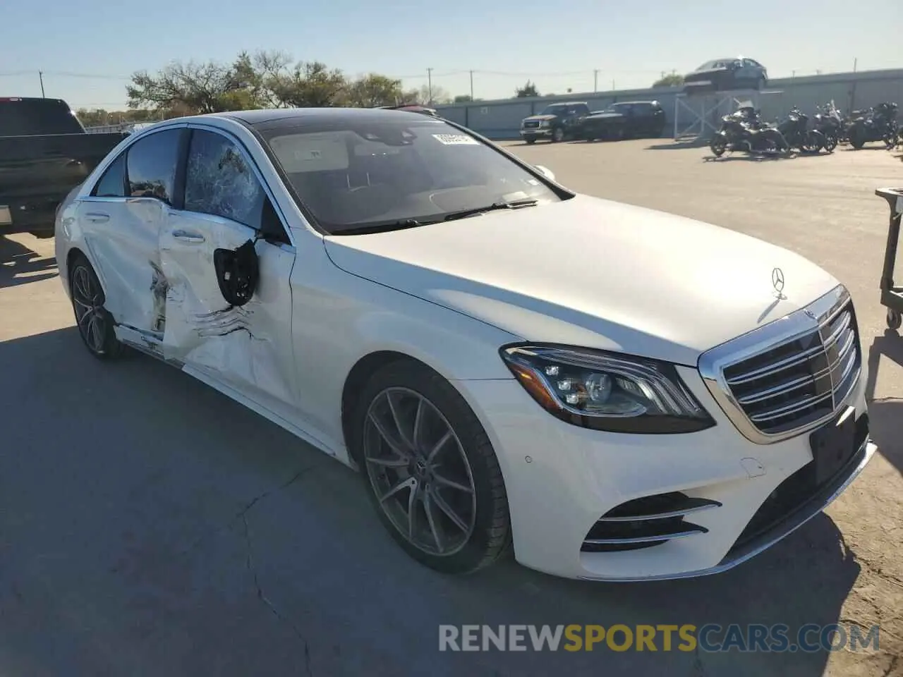4 fotografías del automóvil dañado WDDUG6GB7LA503701 MERCEDES-BENZ S-CLASS 2020