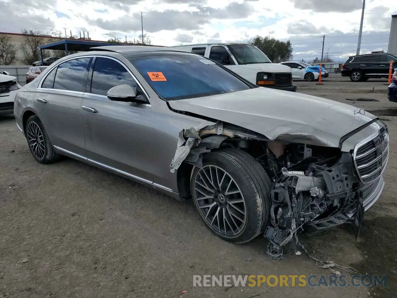 4 fotografías del automóvil dañado W1K6G7GBXMA040243 MERCEDES-BENZ S-CLASS 2021